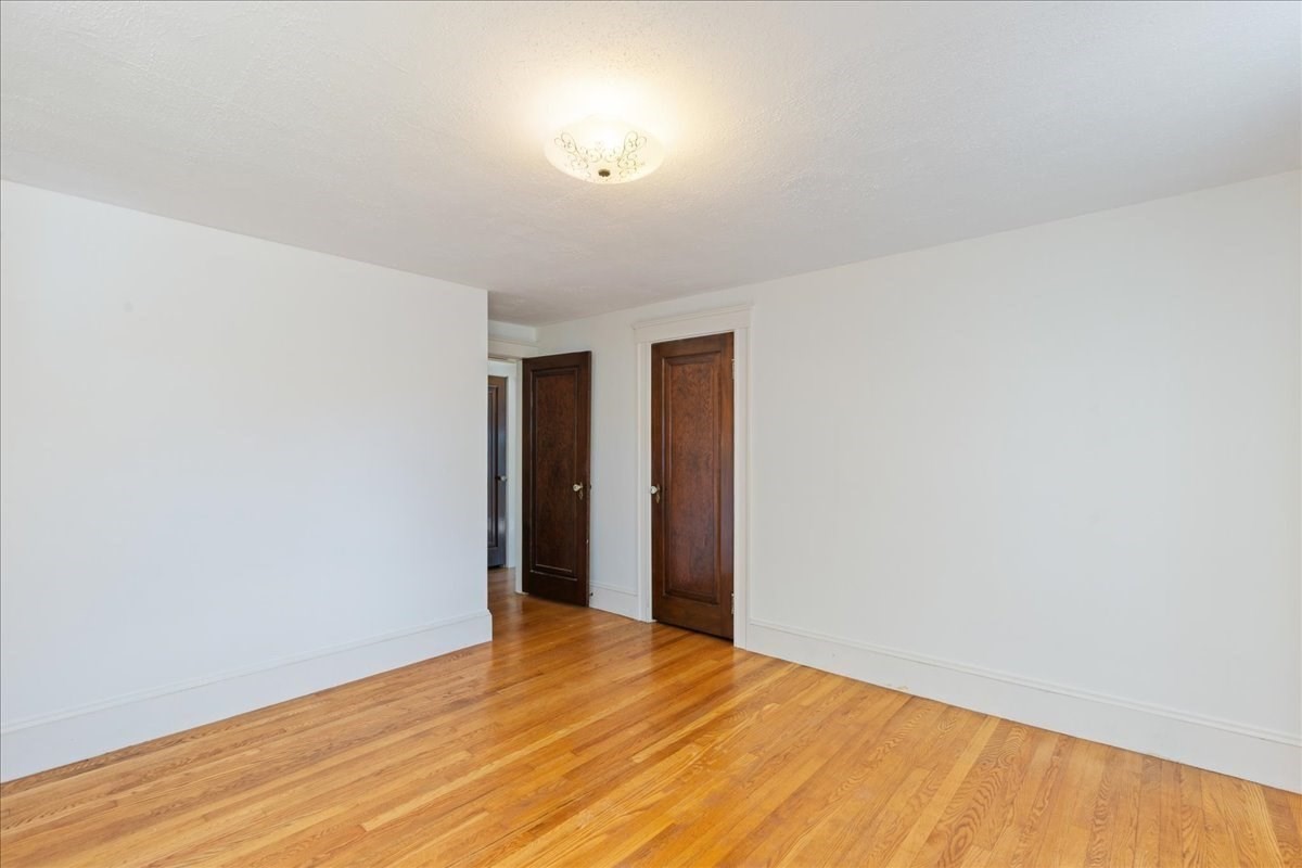 2 Houston Avenue Property Photo 28