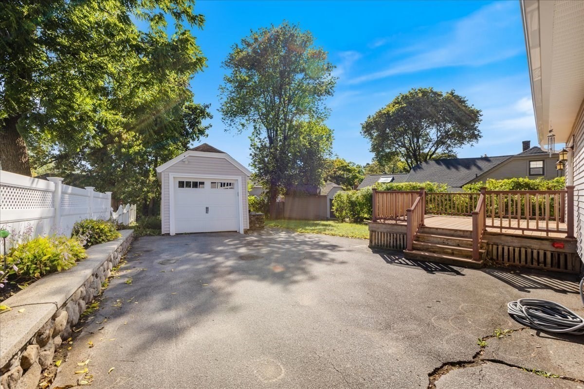 2 Houston Avenue Property Photo 33