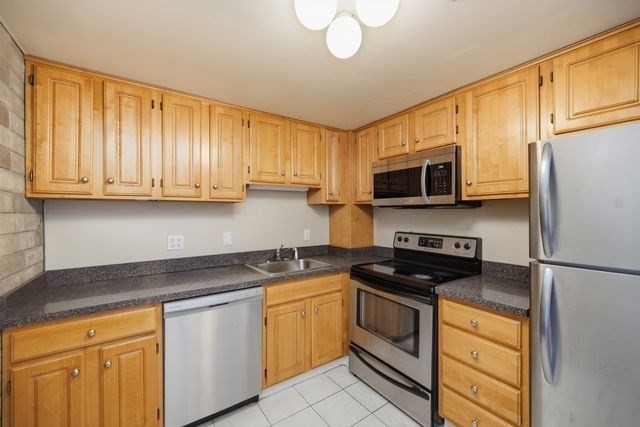 175 Quincy Shore Dr # B61 Property Photo 6