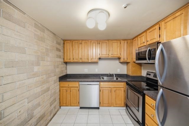 175 Quincy Shore Dr # B61 Property Photo 7