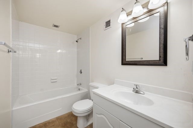 175 Quincy Shore Dr # B61 Property Photo 13