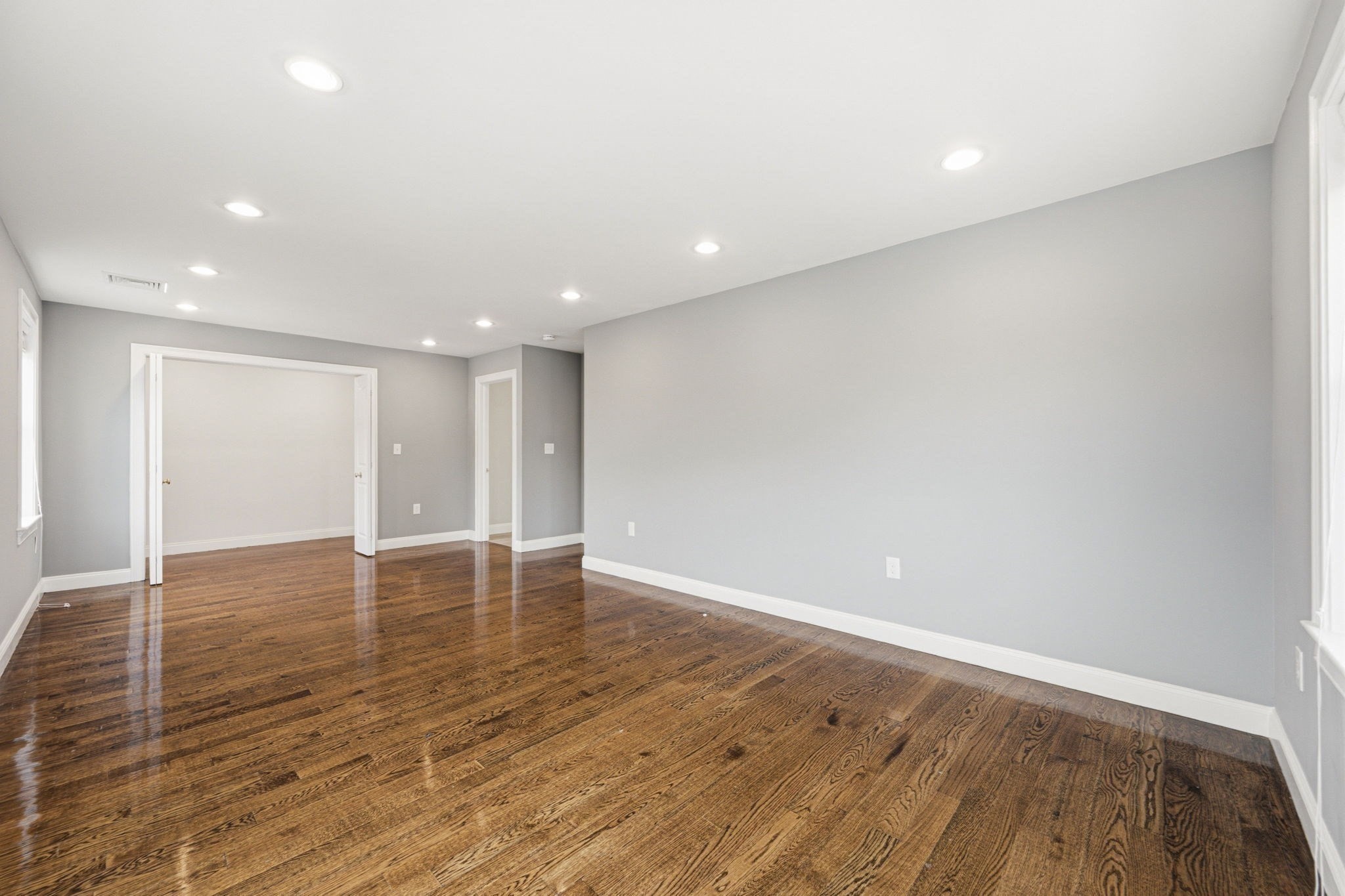 305 Lynn St Property Photo 14