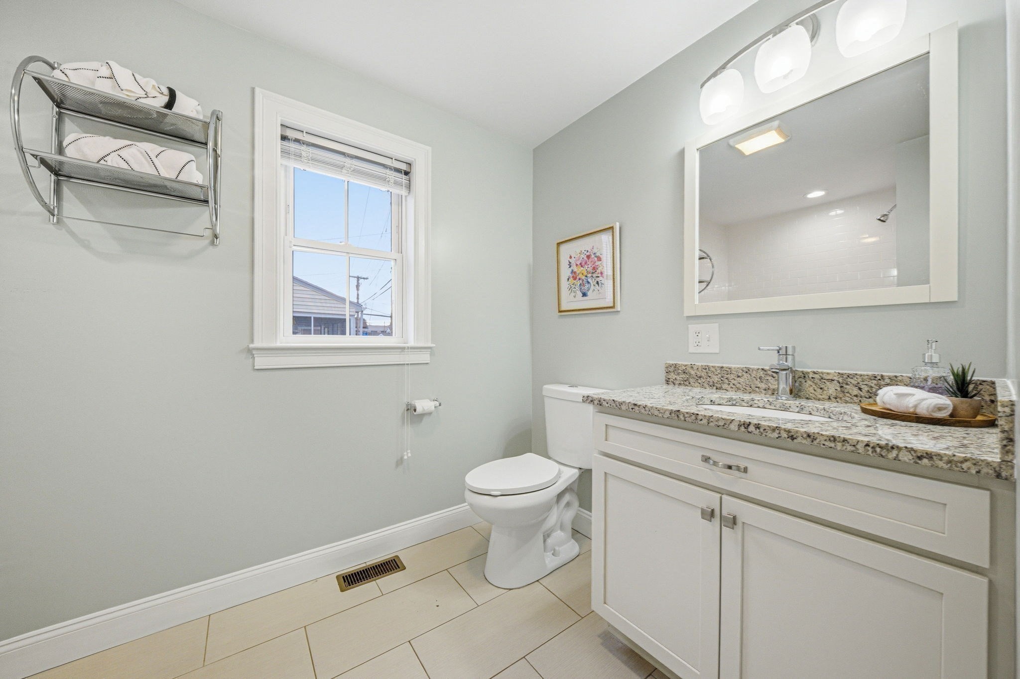 305 Lynn St Property Photo 33