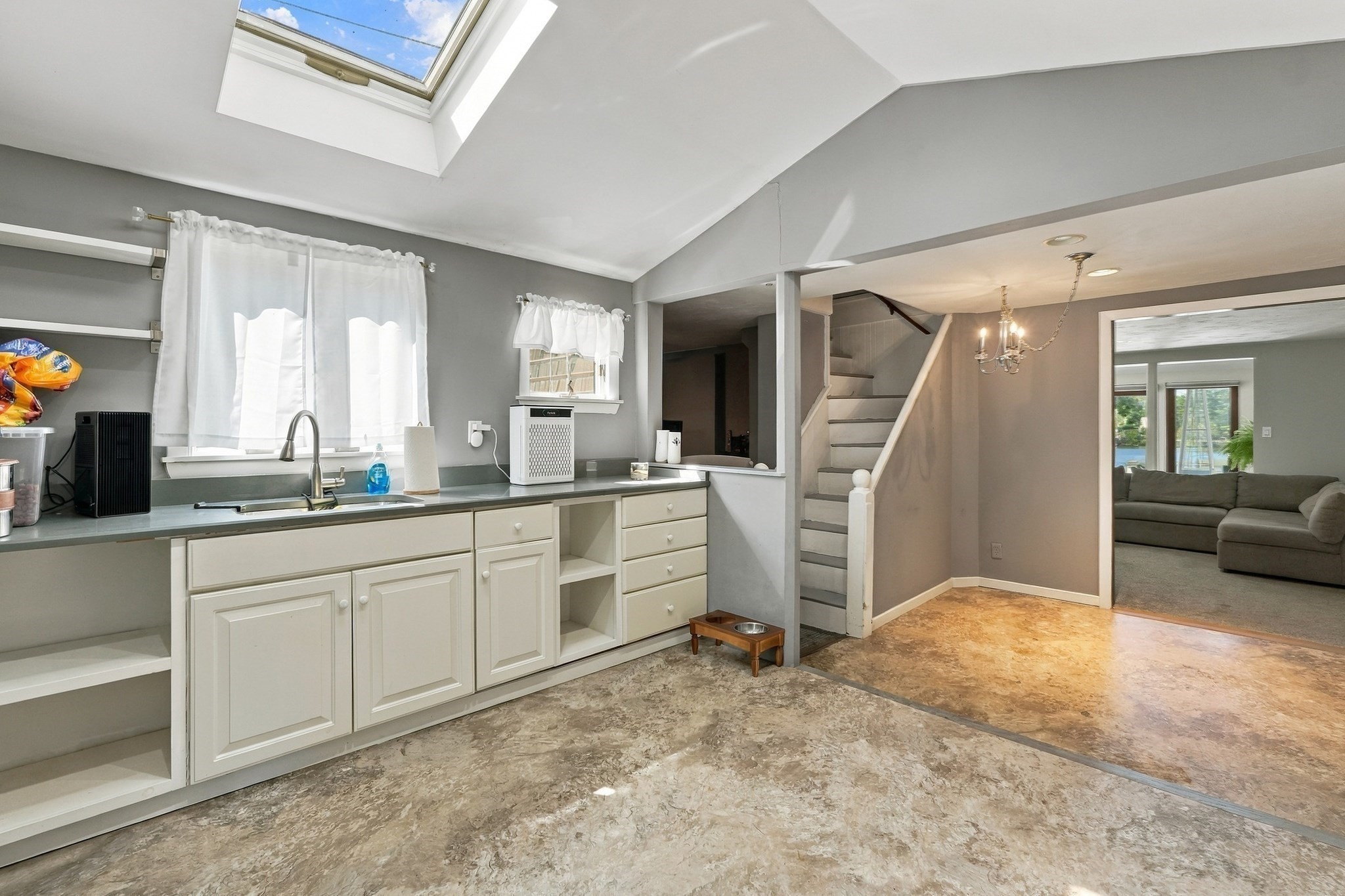 1533 Morton Avenue Property Photo 10