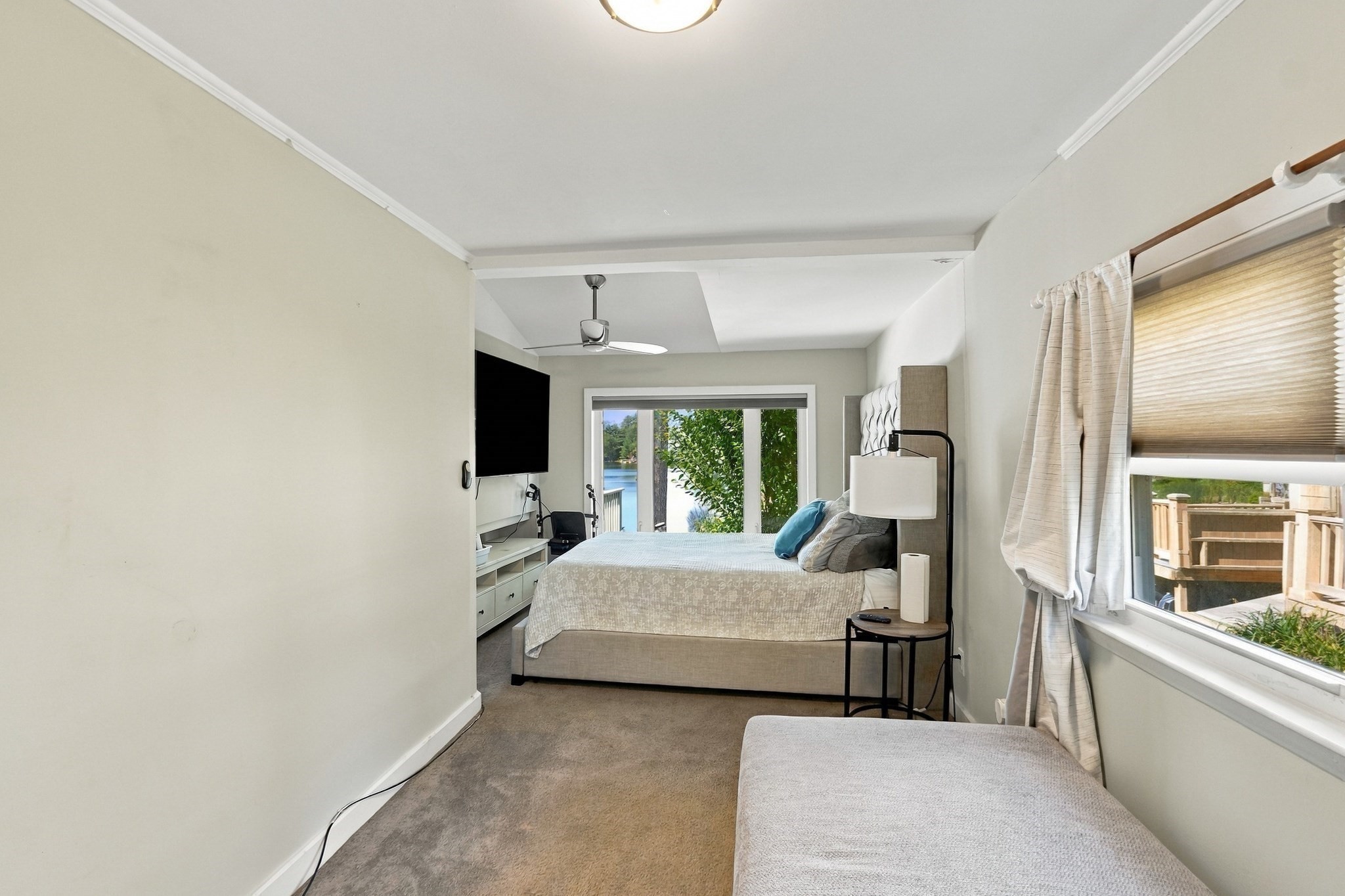 1533 Morton Avenue Property Photo 12