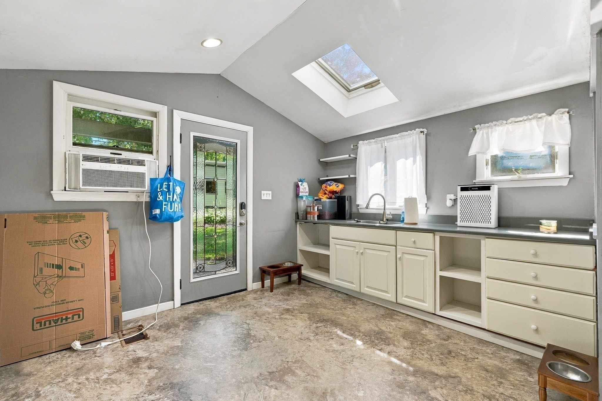 1533 Morton Avenue Property Photo 22