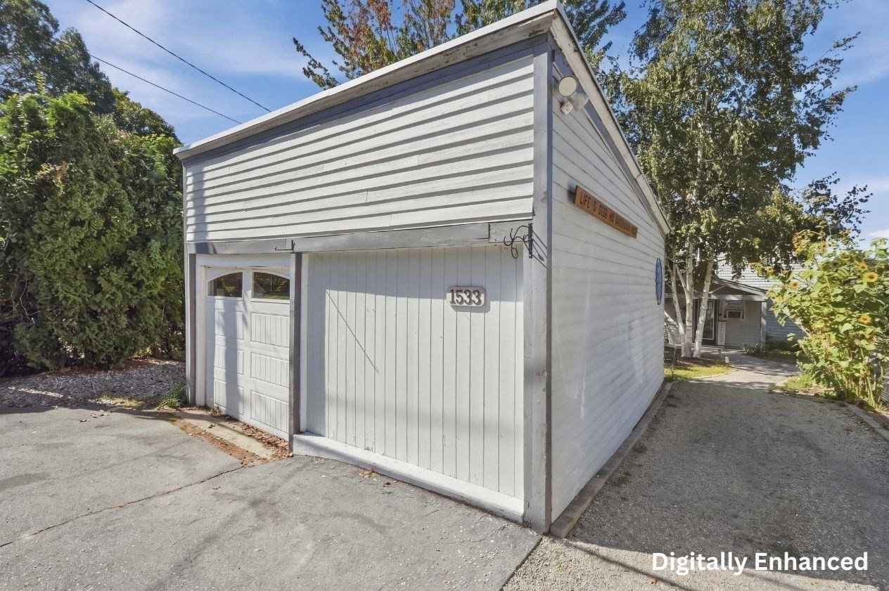 1533 Morton Avenue Property Photo 28