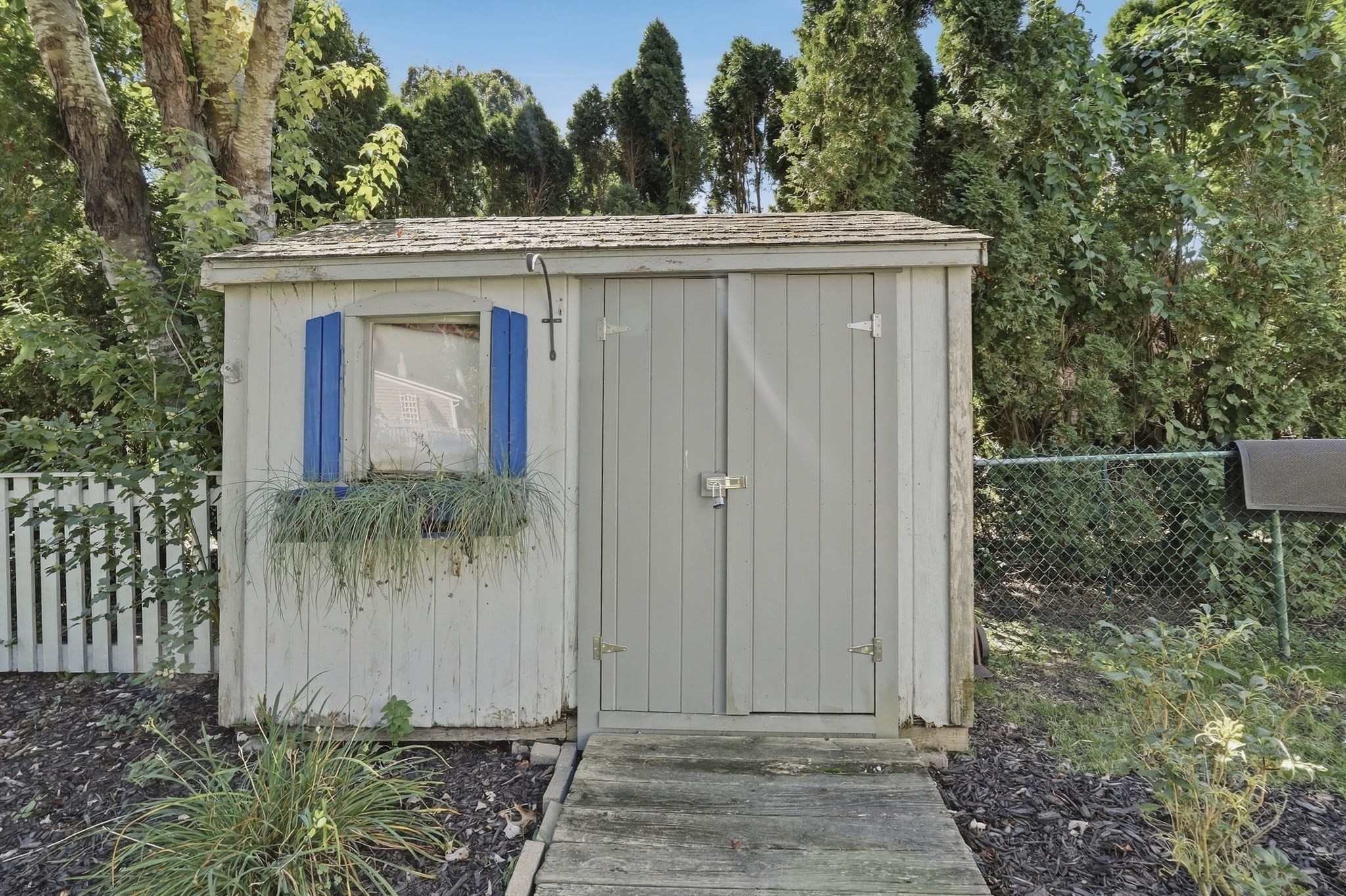 1533 Morton Avenue Property Photo 35