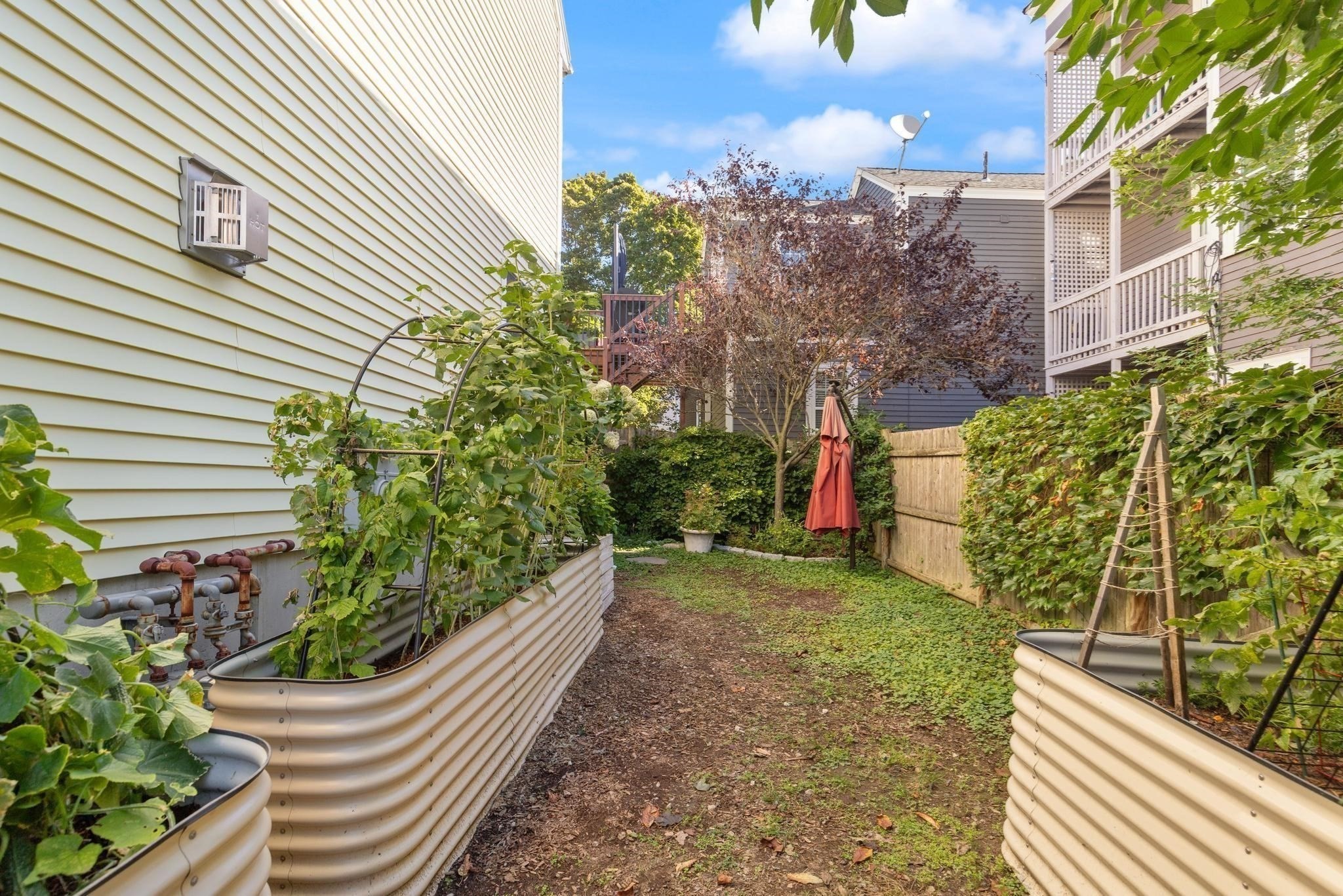 142 Bridge St # 2 Property Photo 15