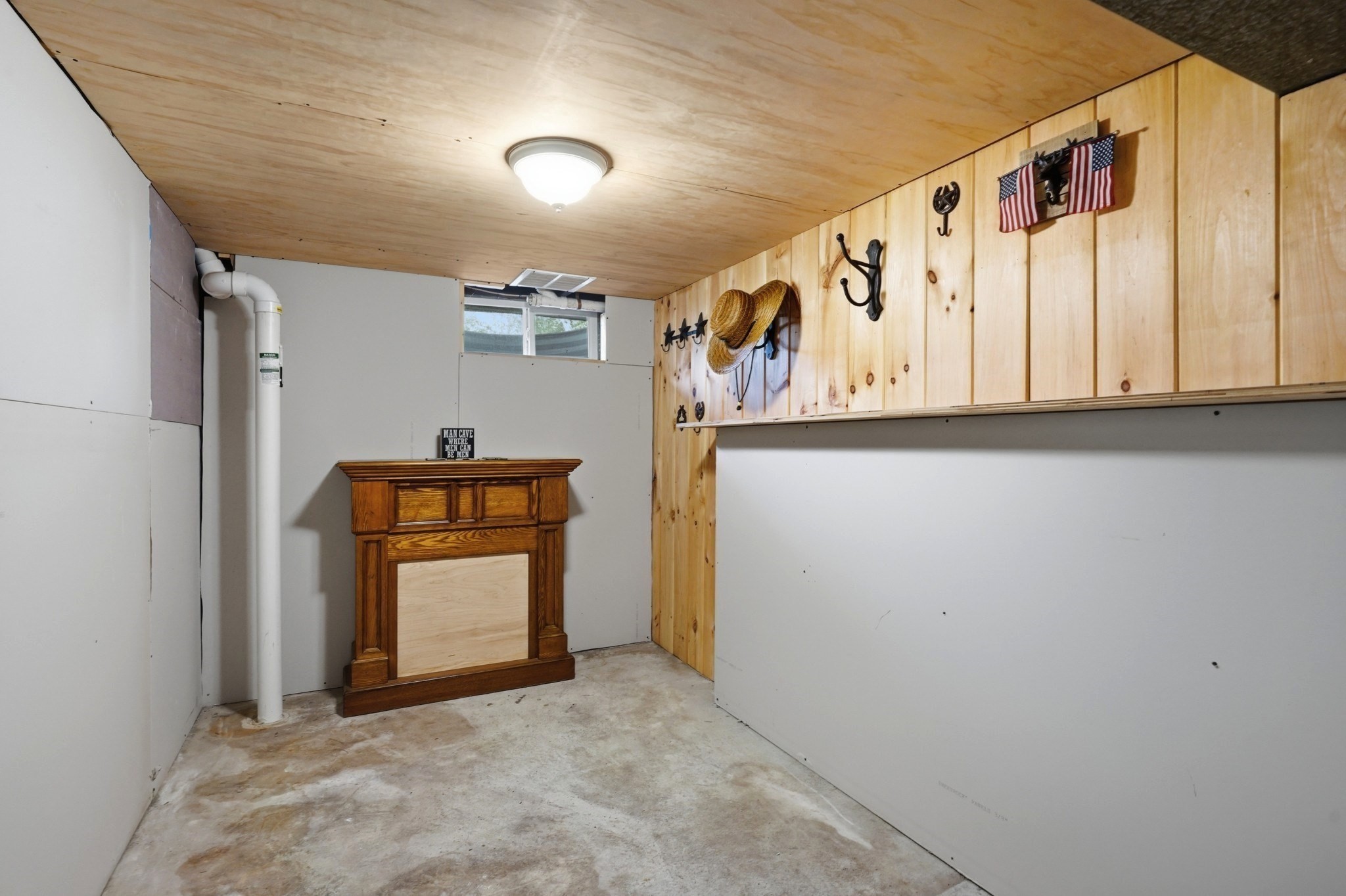 220 Williams St Property Photo 16