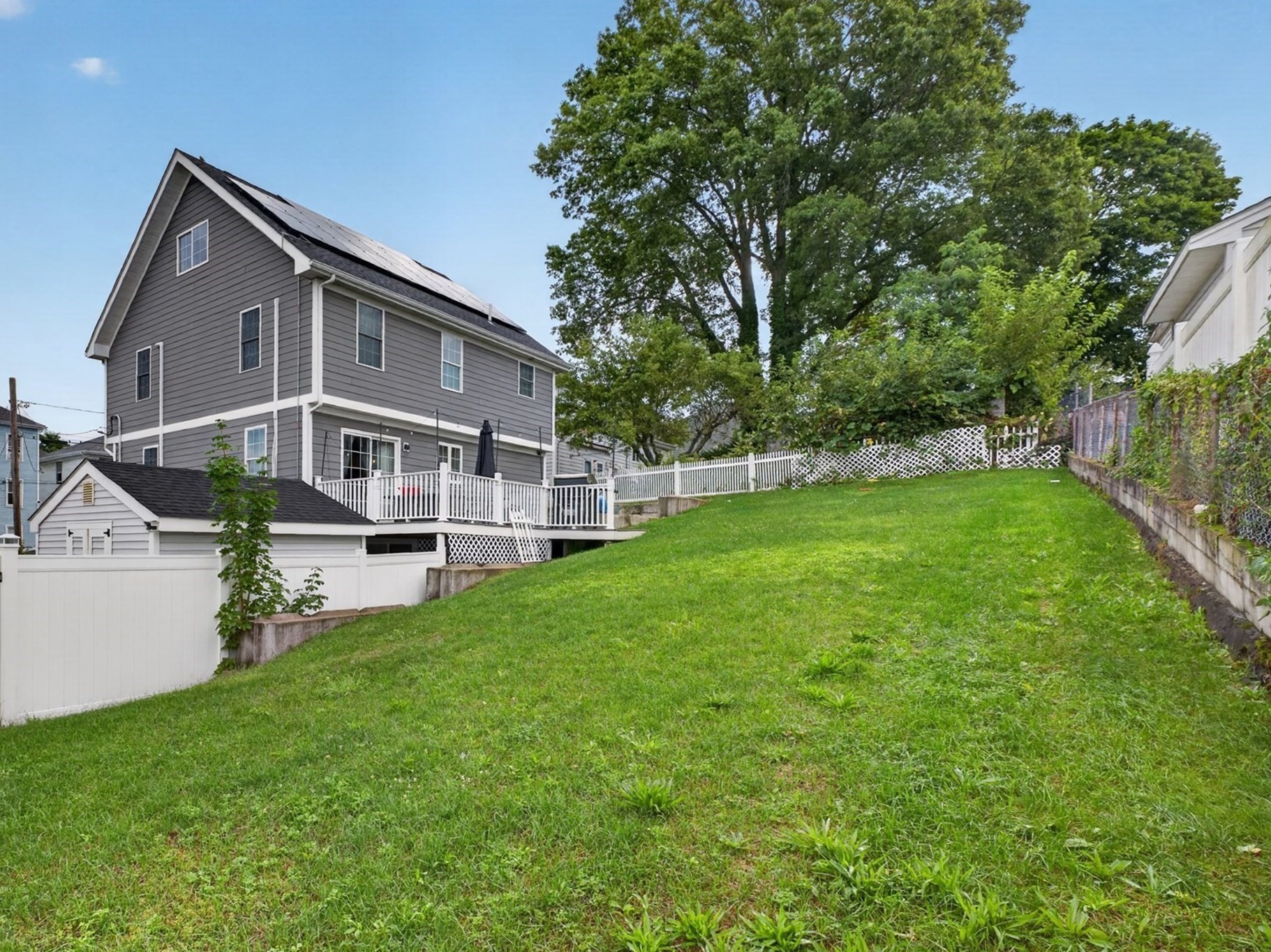17 Montgomery St Property Photo 5