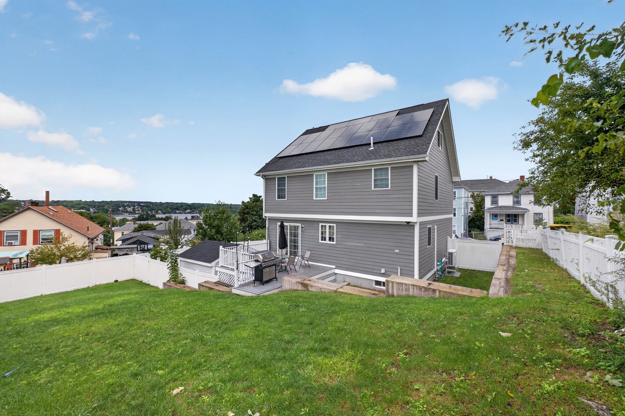 17 Montgomery St Property Photo 6
