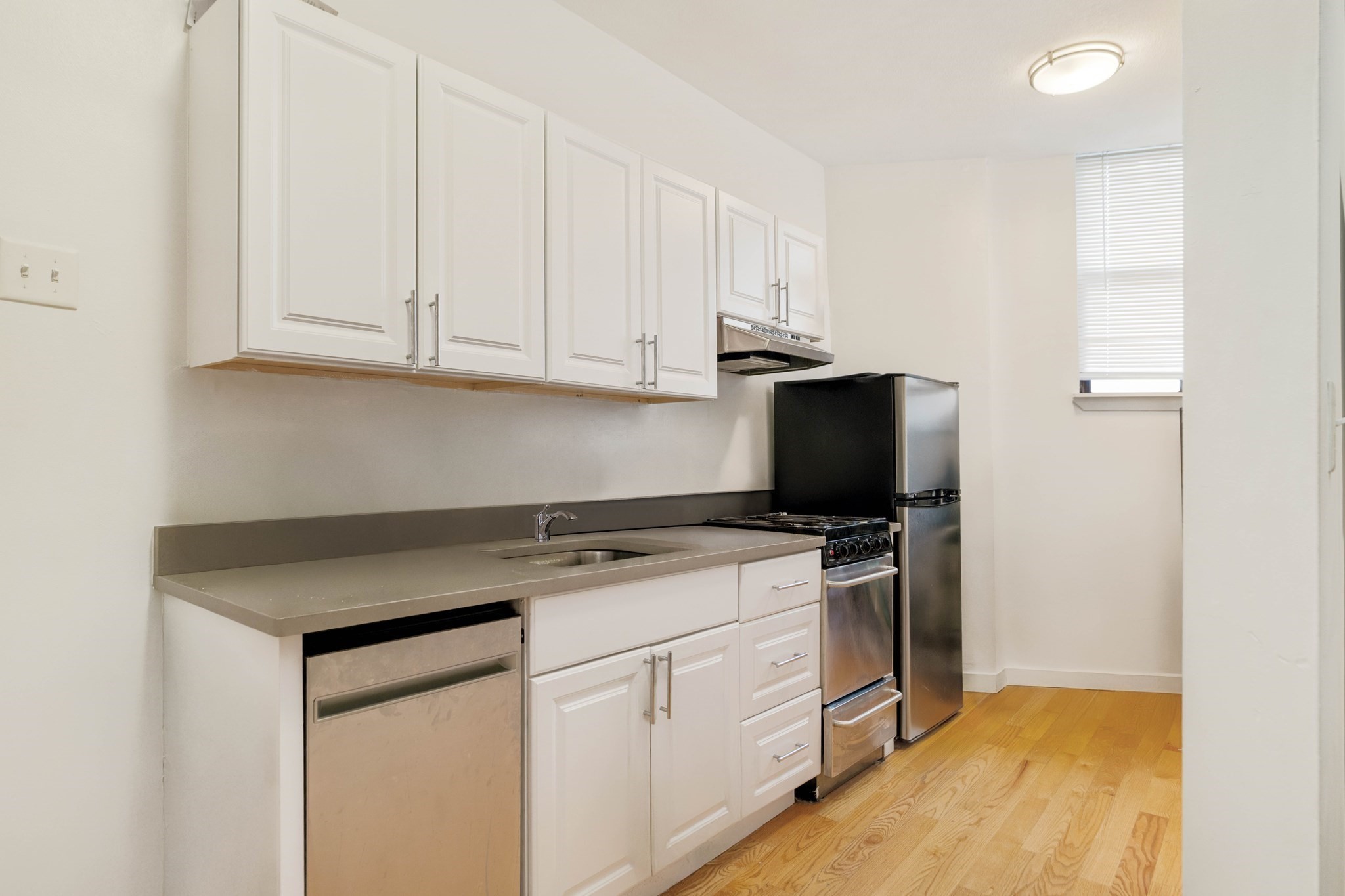 5 N Margin St # 2 Property Photo 1
