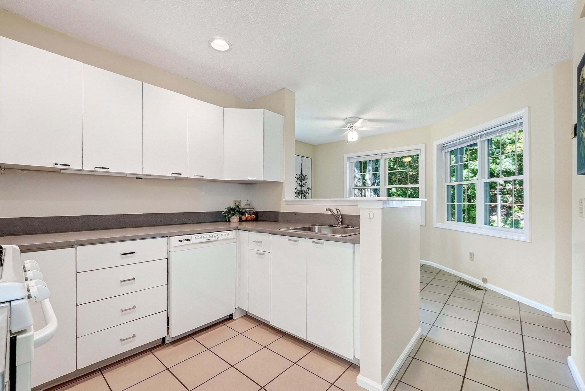 18 Knollwood Court # 18 Property Photo 6