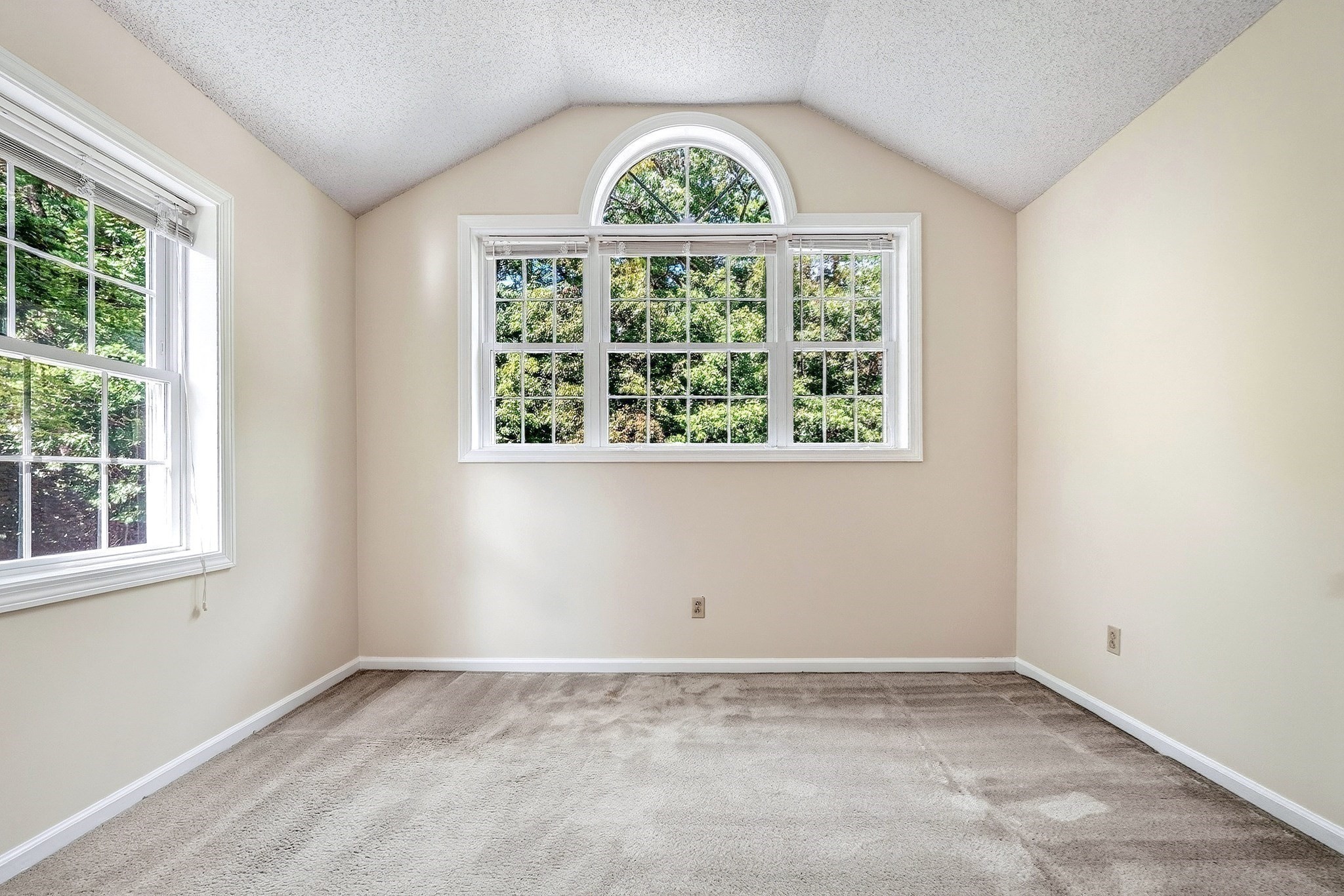 18 Knollwood Court # 18 Property Photo 14