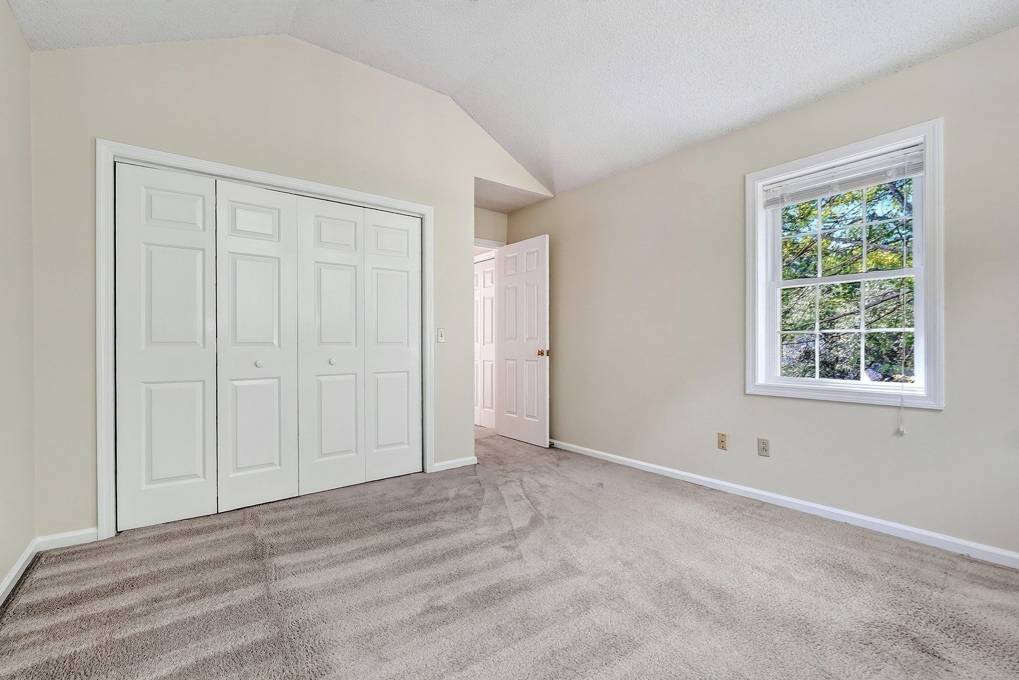 18 Knollwood Court # 18 Property Photo 15