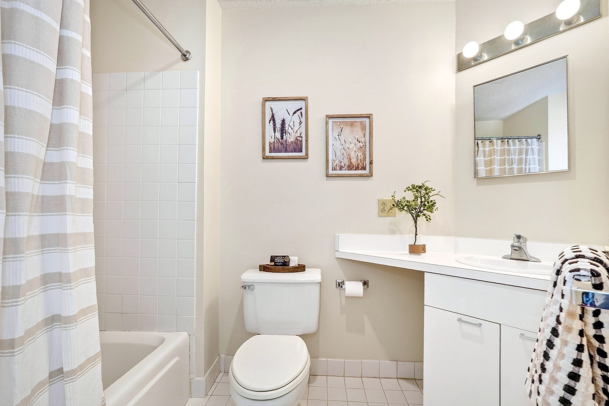18 Knollwood Court # 18 Property Photo 16
