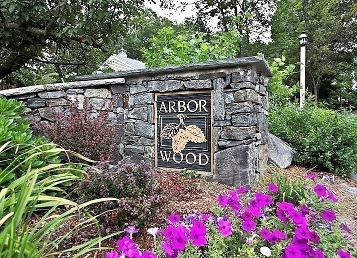 18 Knollwood Court # 18 Property Photo 27