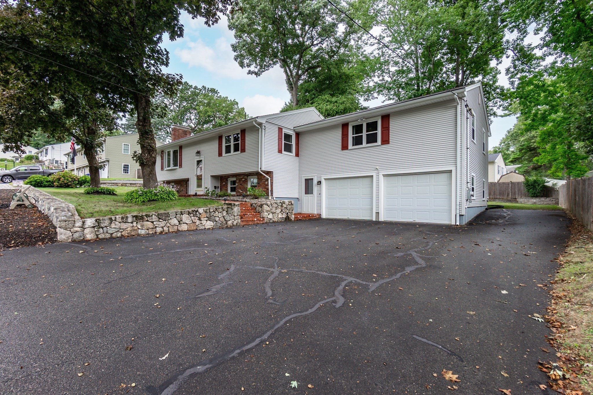 7 Stoney Brook Ln Property Photo 1