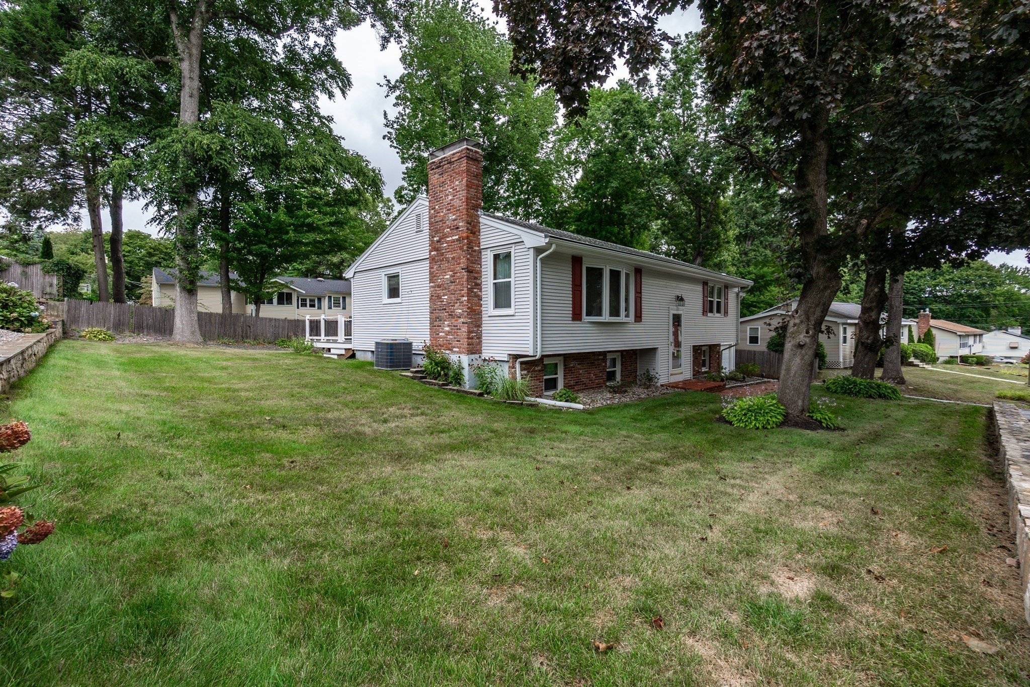 7 Stoney Brook Ln Property Photo 3