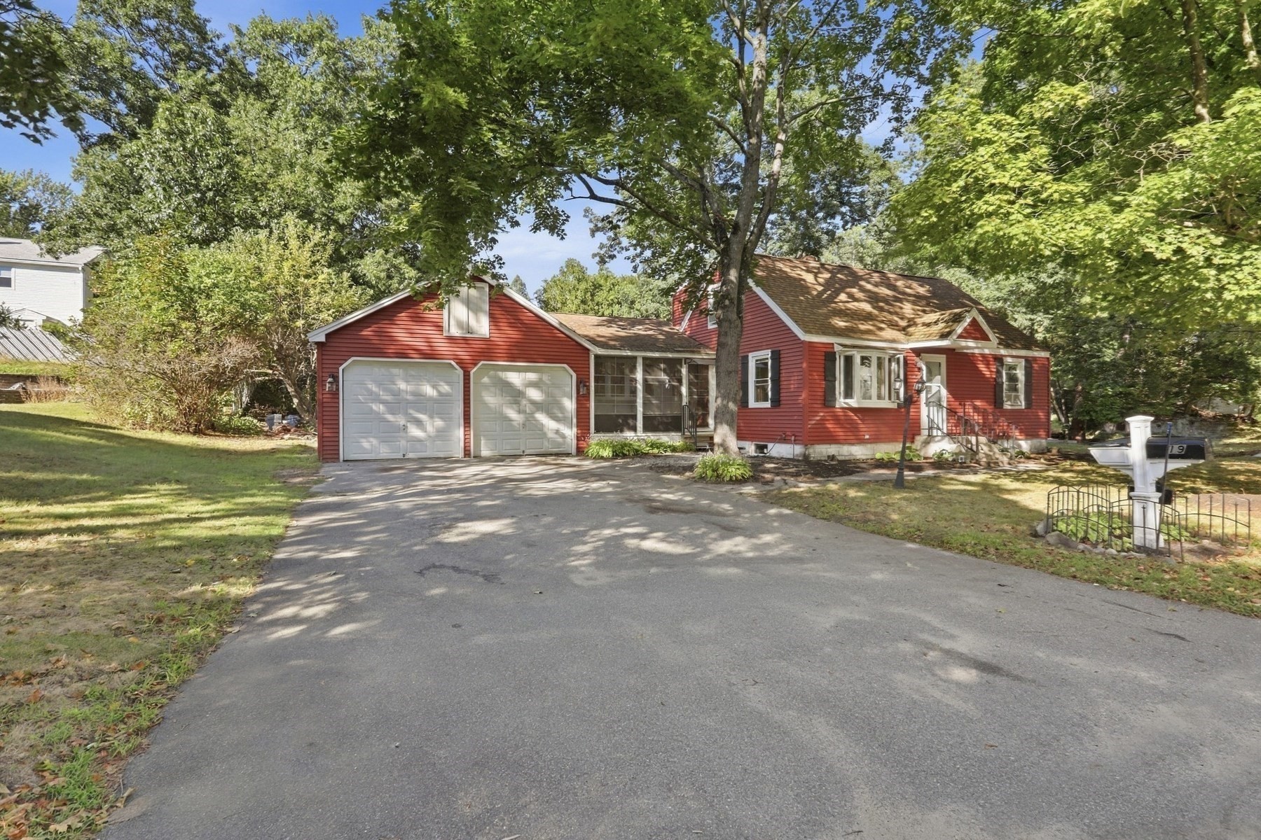 19 Capitol St Property Photo 3