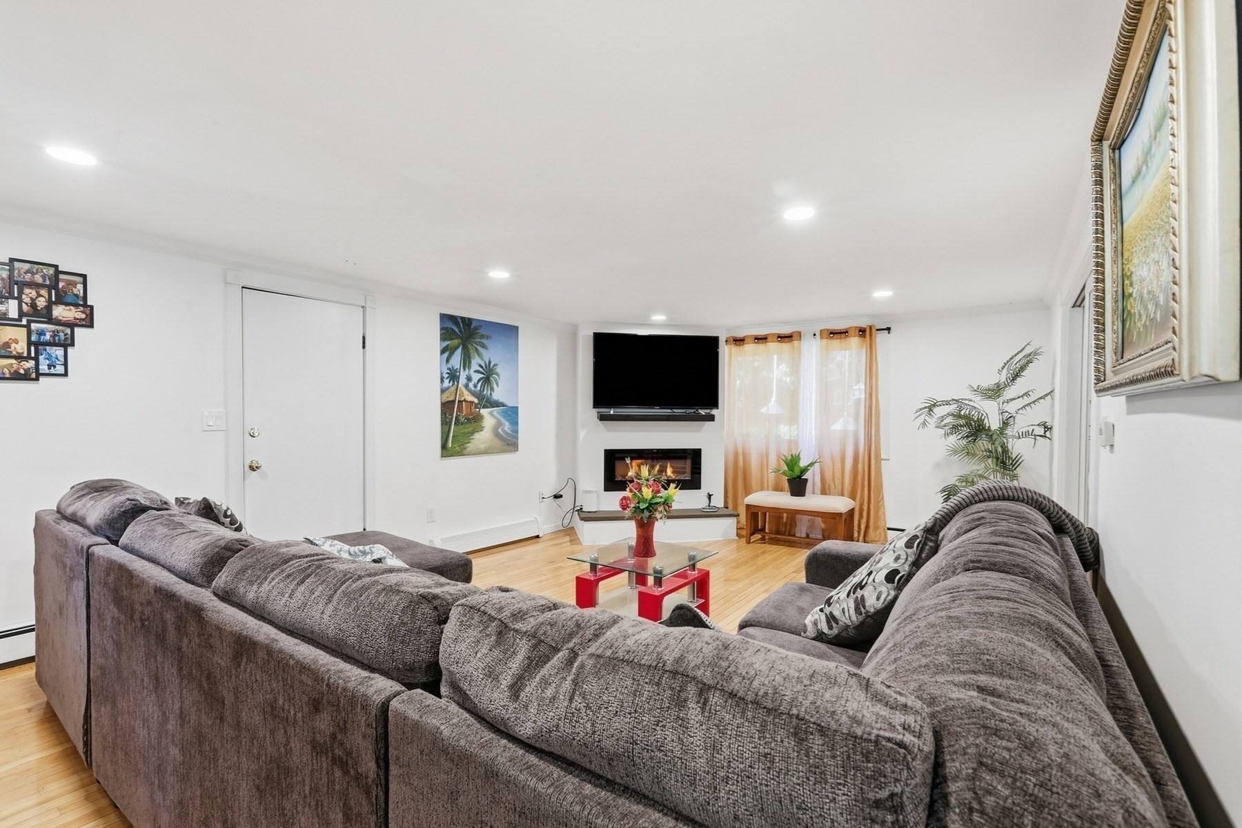 19 Capitol St Property Photo 7