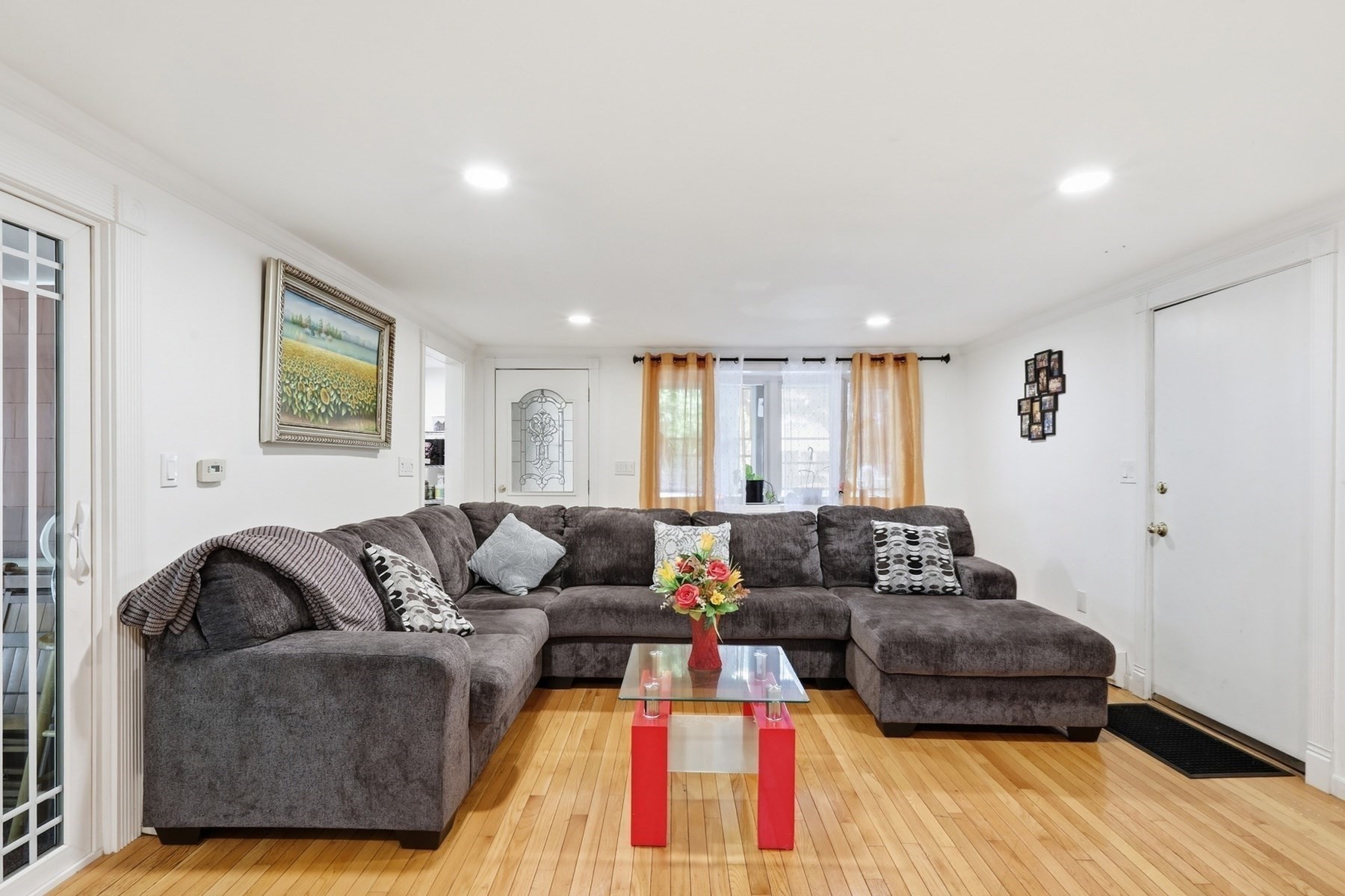 19 Capitol St Property Photo 9