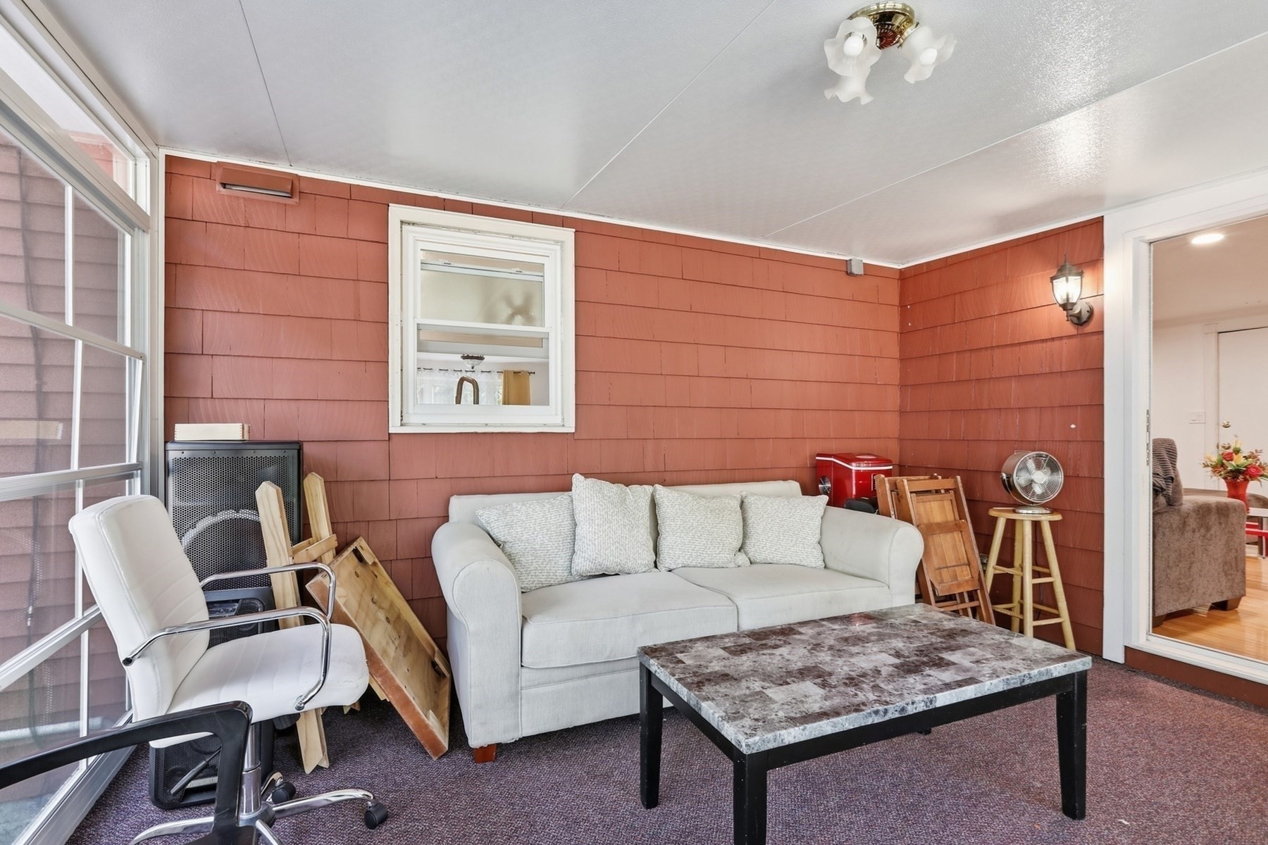 19 Capitol St Property Photo 11