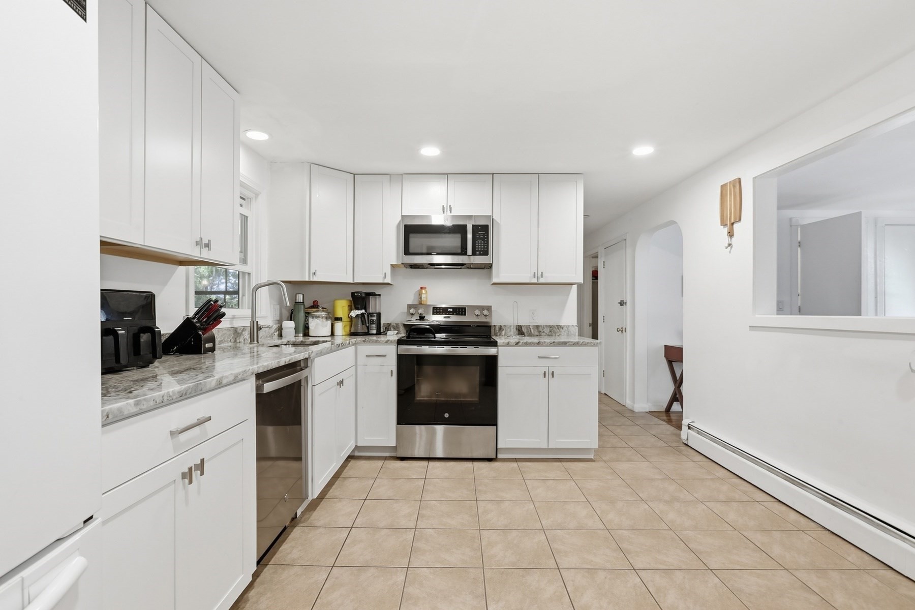 19 Capitol St Property Photo 12