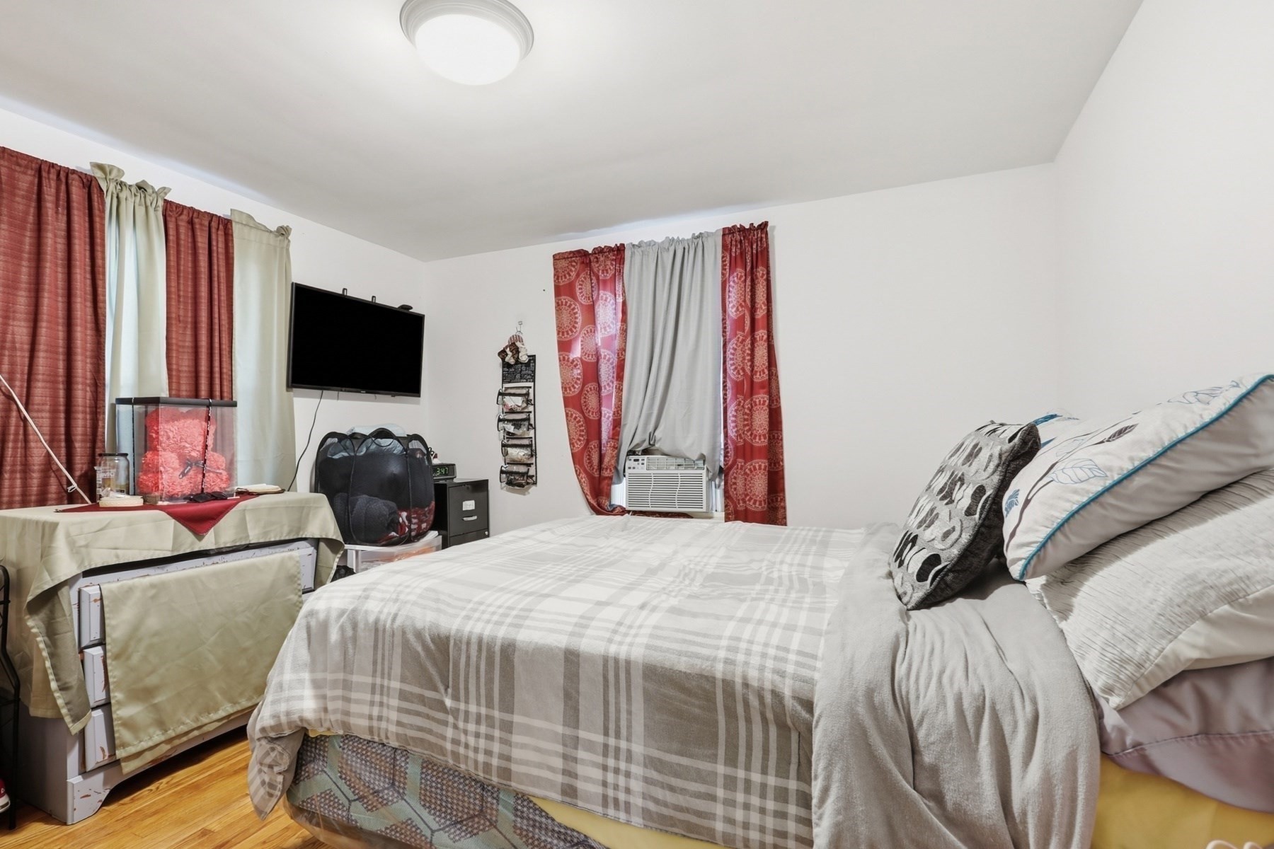 19 Capitol St Property Photo 18