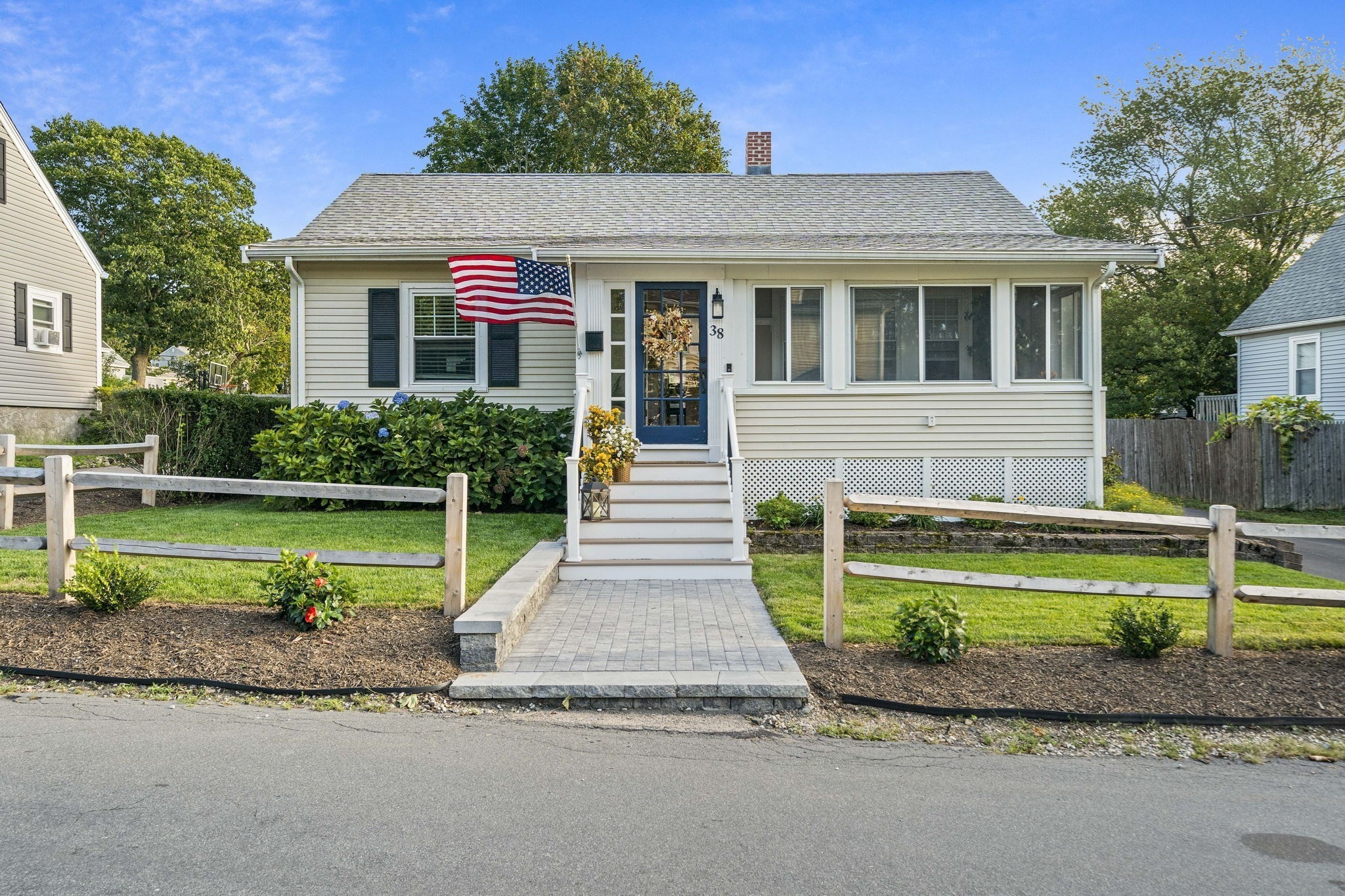 38 Sterling St Property Photo 1