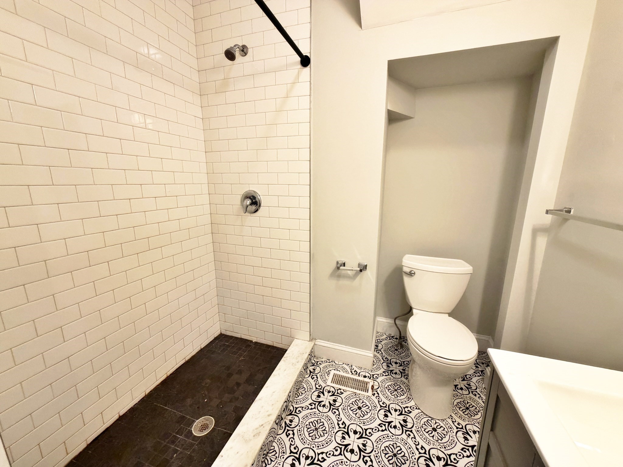 220 Bremen St # 1 Property Photo 10