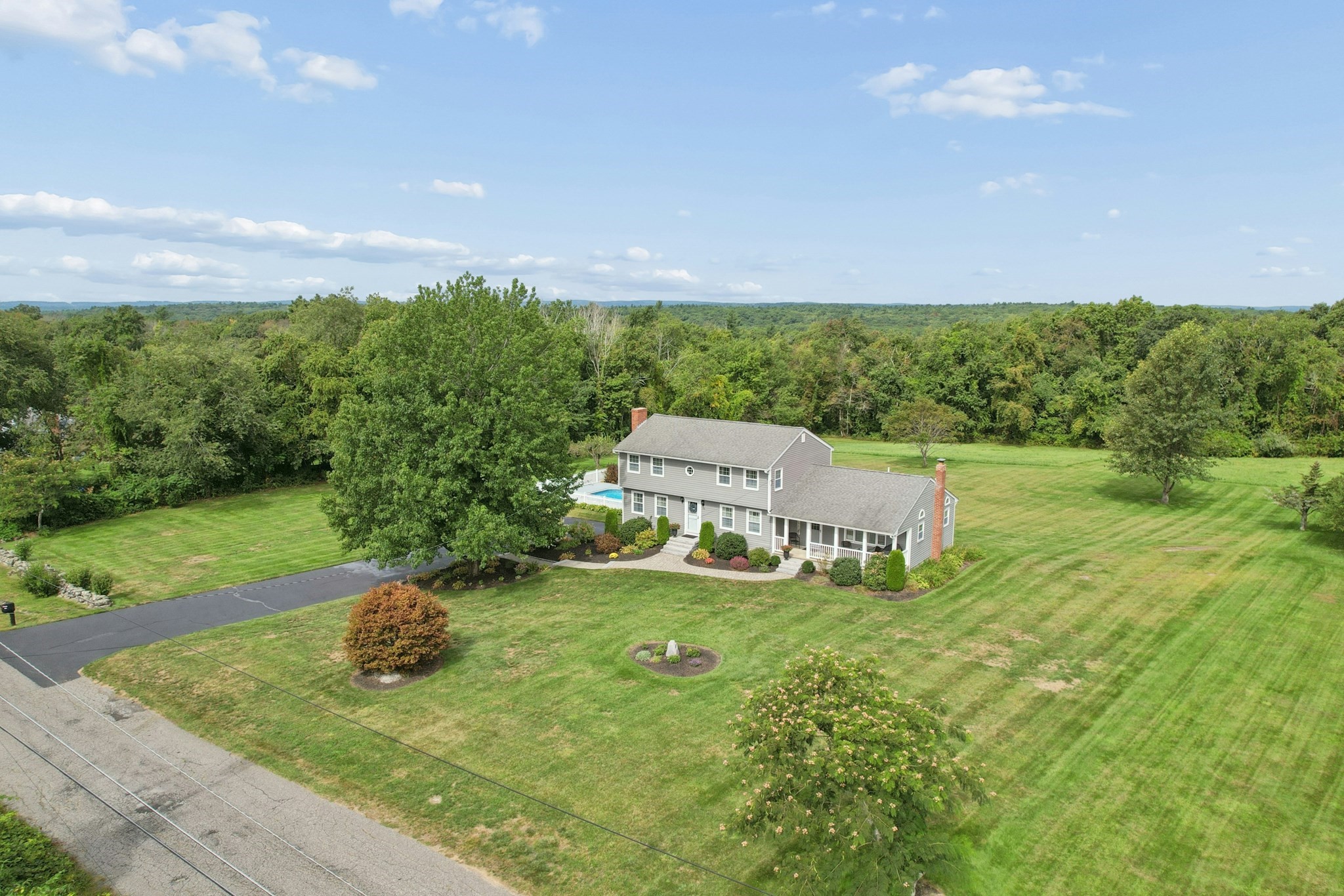 196 Eight Lots Rd Property Photo 4