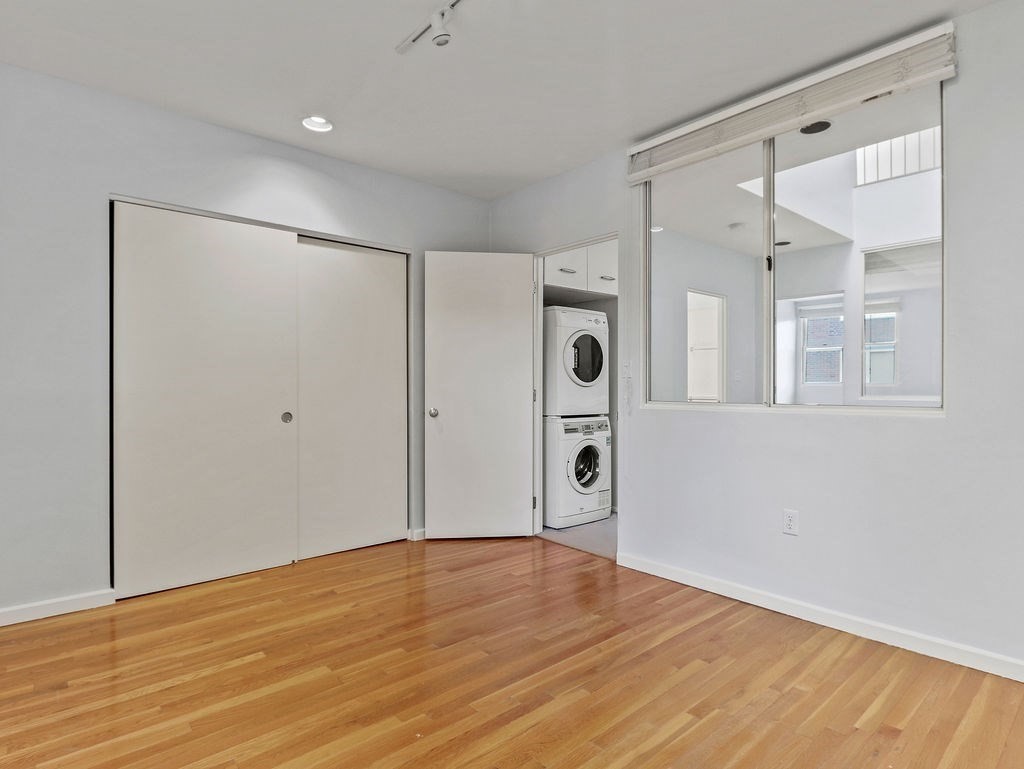 336 Harvard St. Property Photo 11