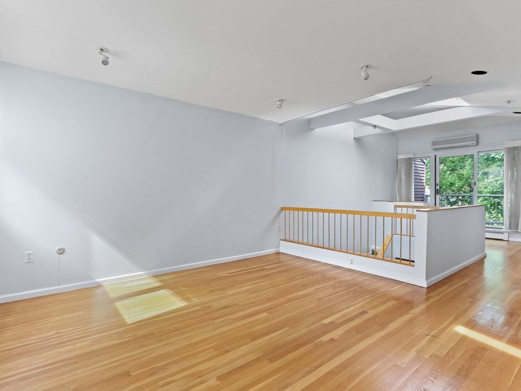 336 Harvard St. Property Photo 18