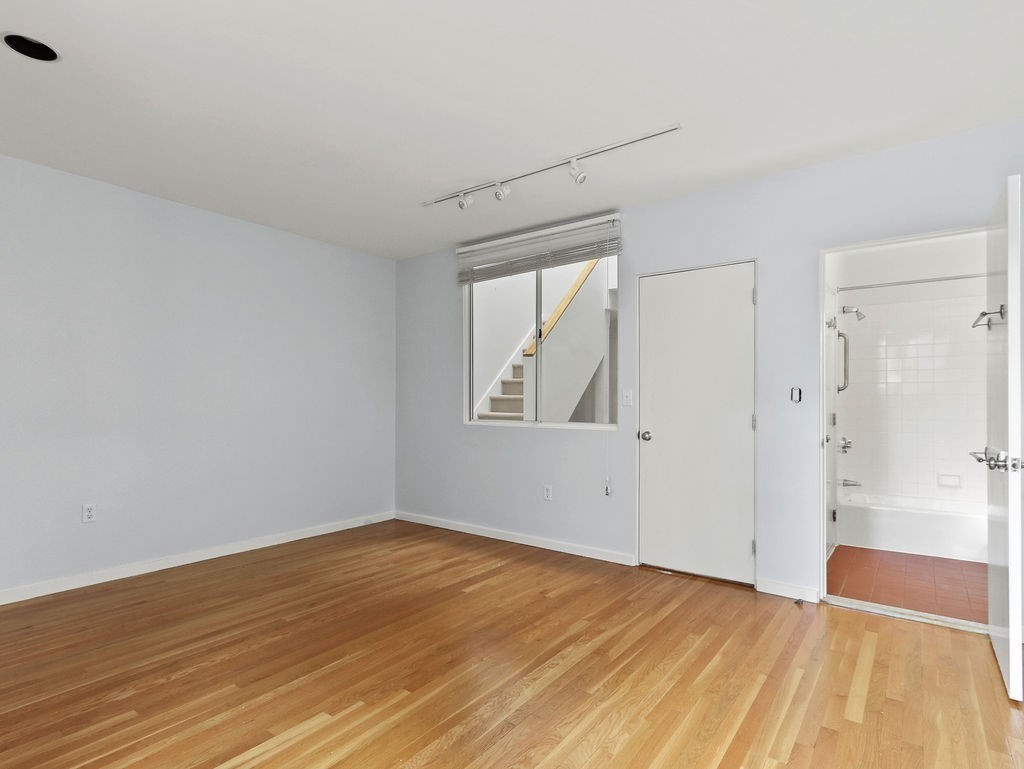 336 Harvard St. Property Photo 22