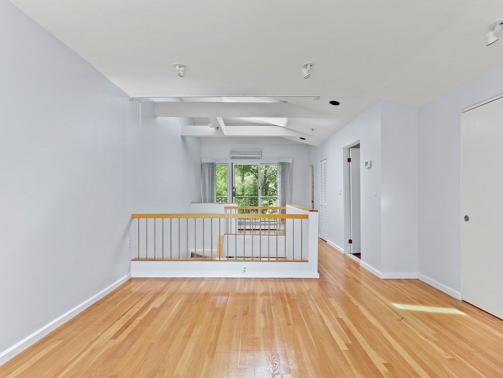 336 Harvard St. Property Photo 23