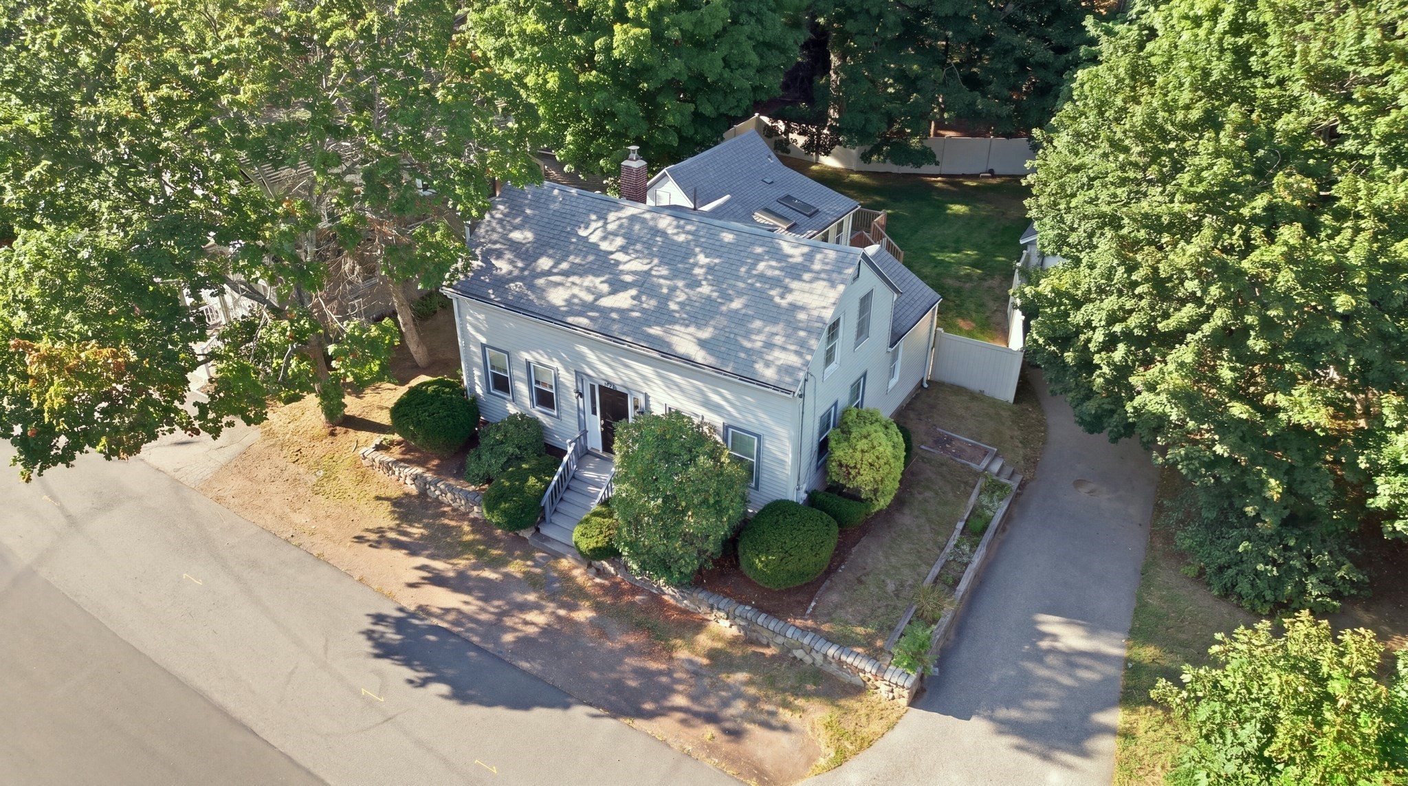 330 Haven St Property Photo 3