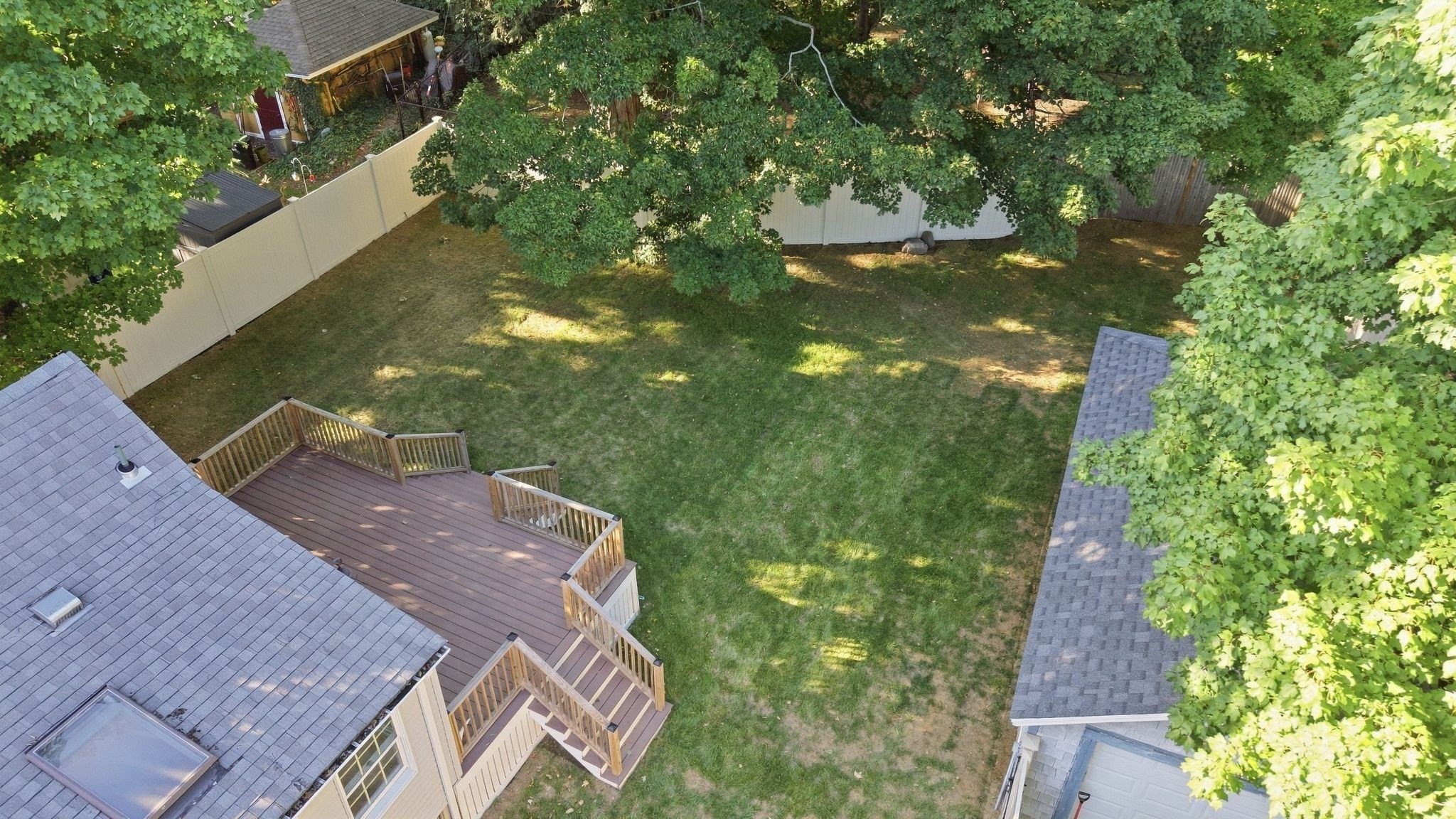 330 Haven St Property Photo 5