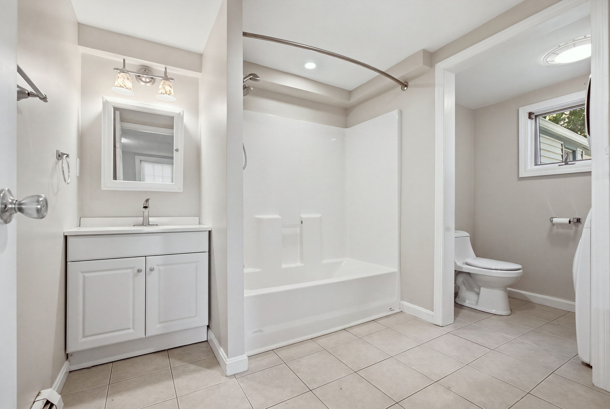 330 Haven St Property Photo 27