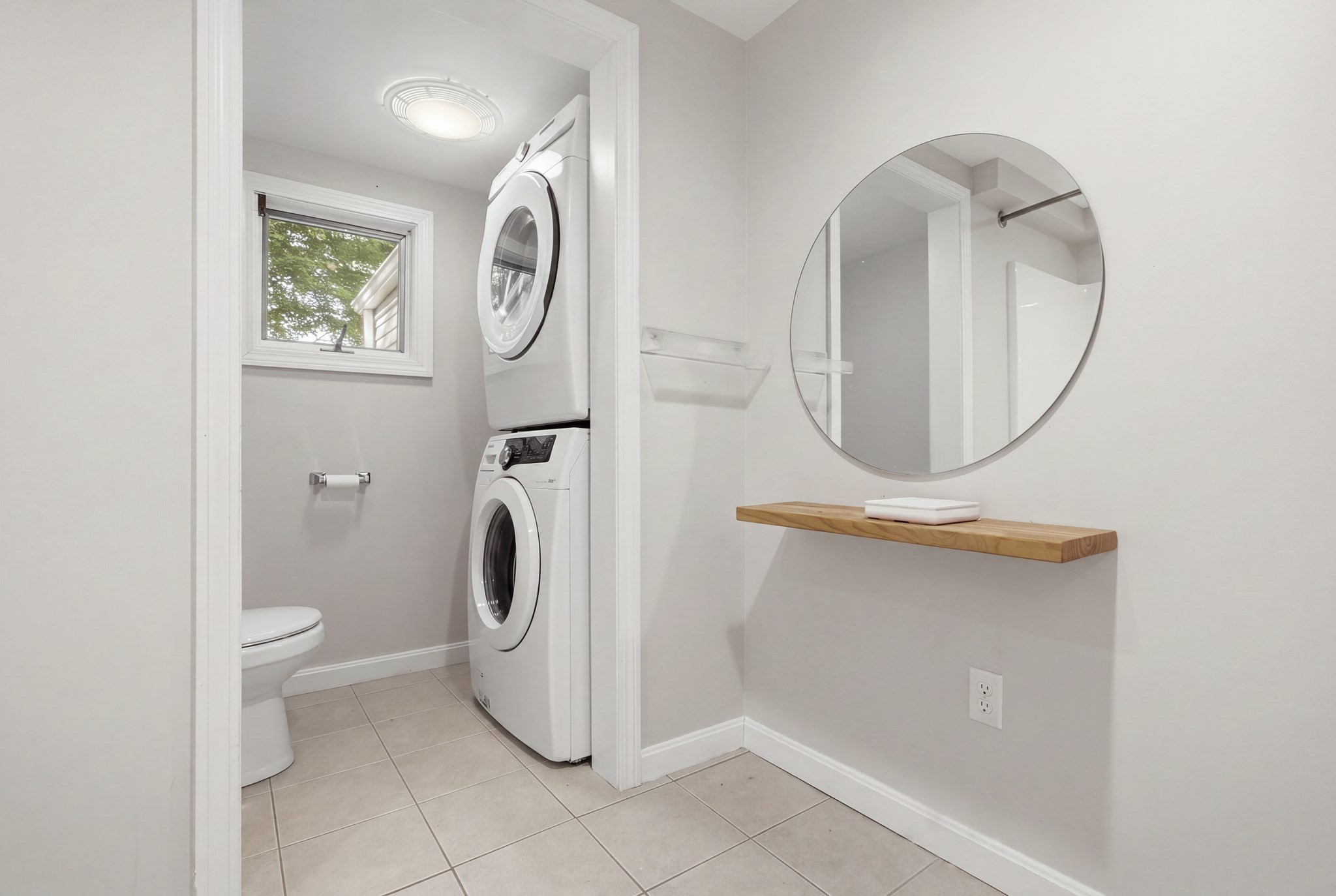 330 Haven St Property Photo 28