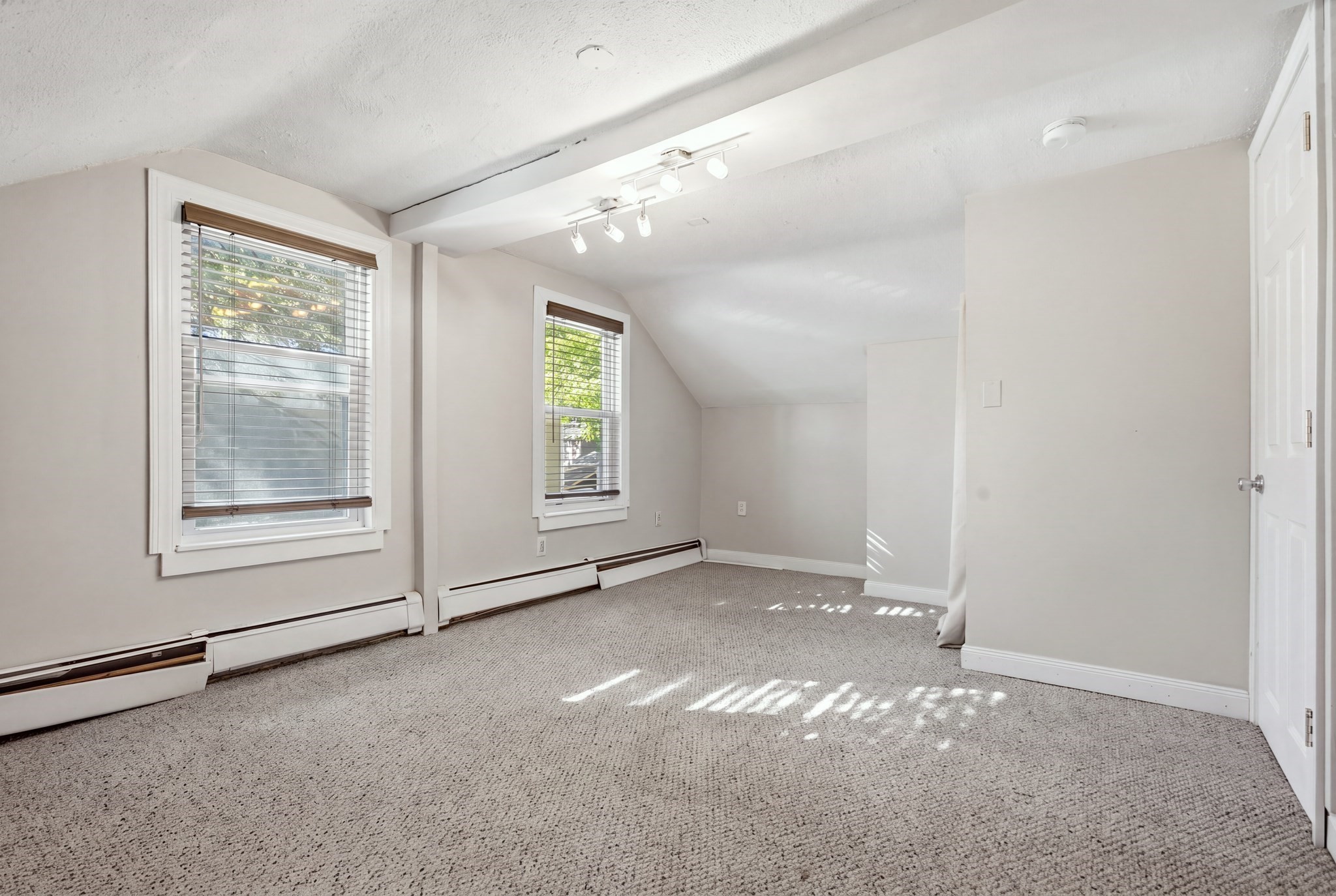 330 Haven St Property Photo 29