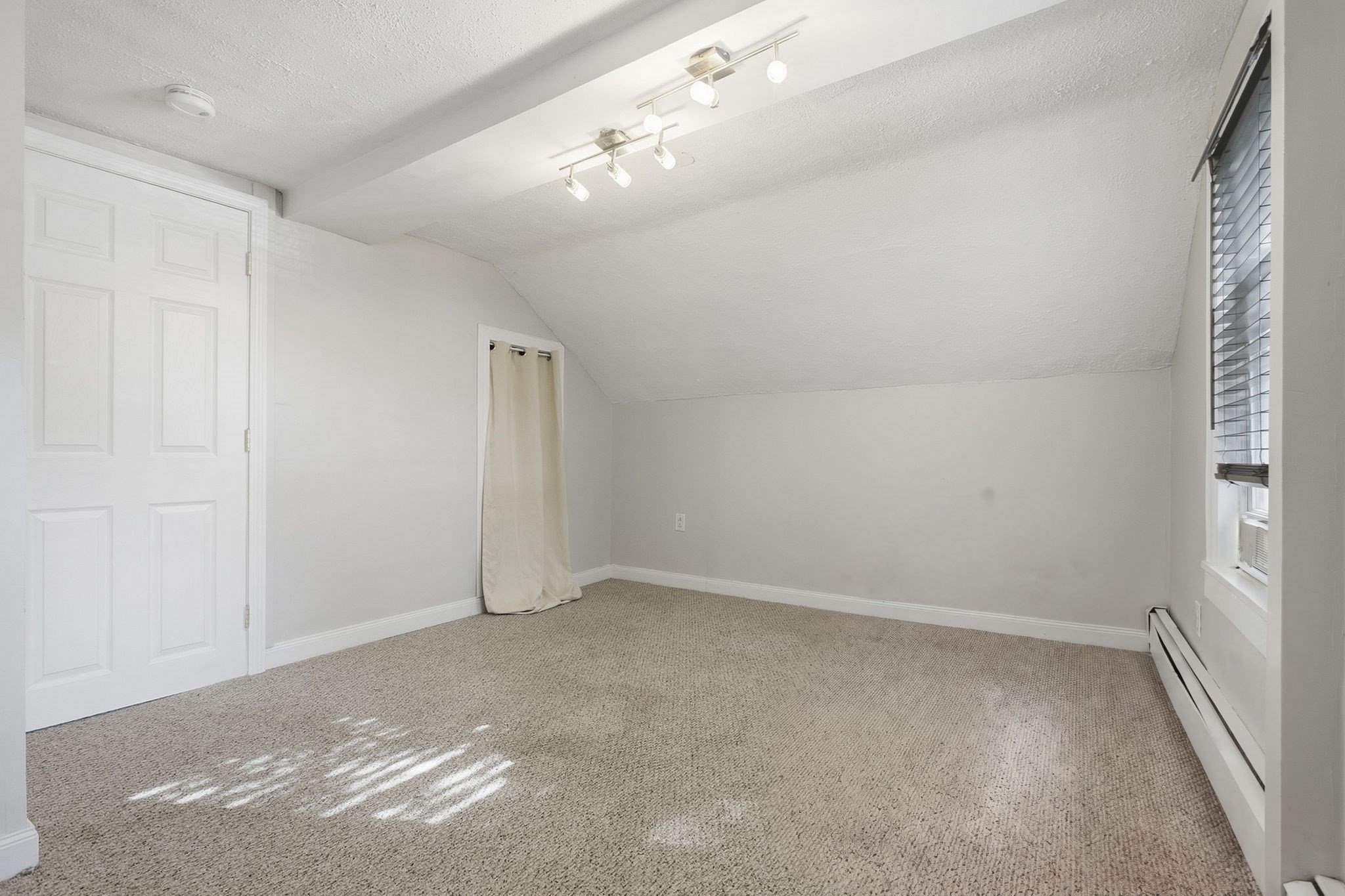 330 Haven St Property Photo 30