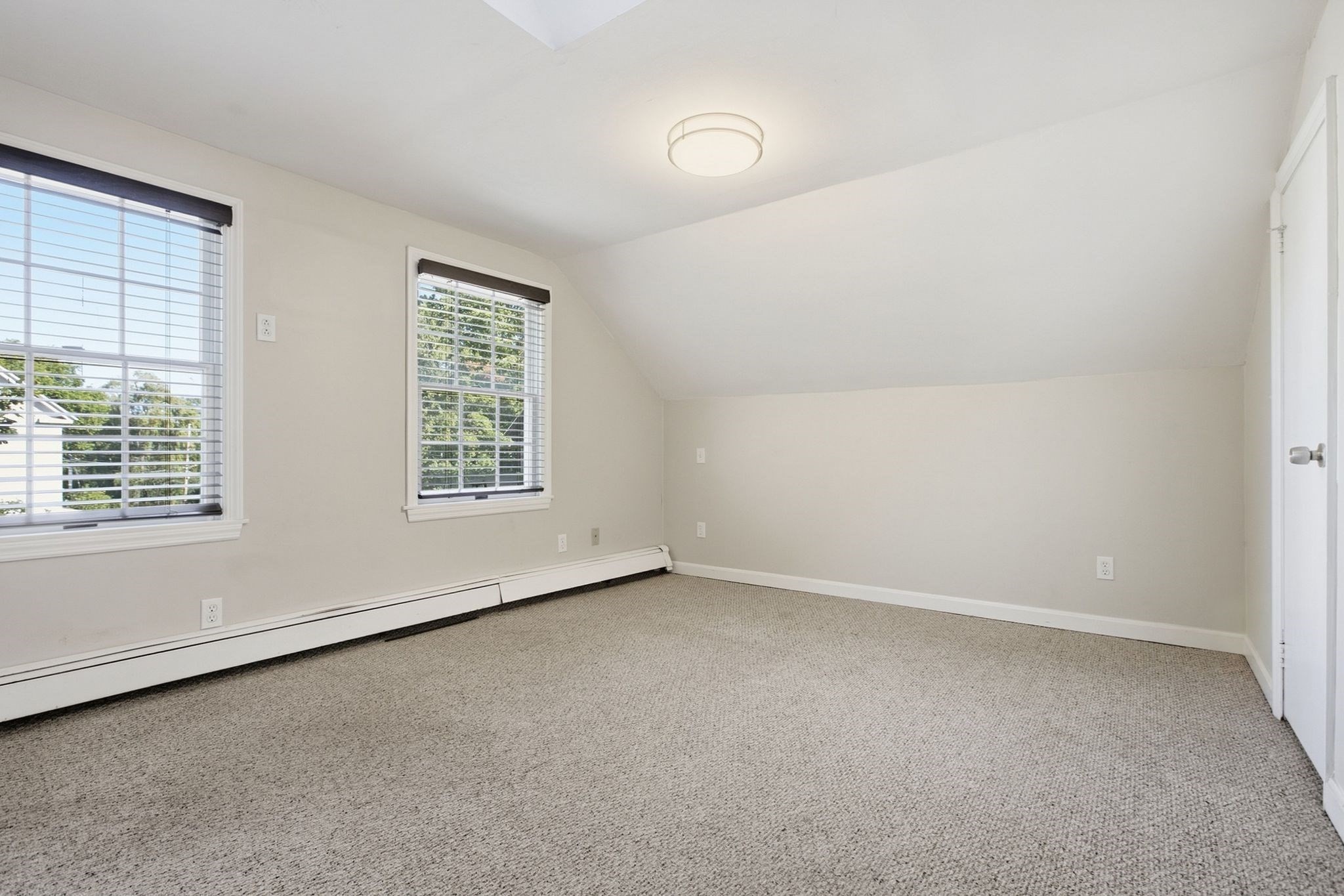 330 Haven St Property Photo 31