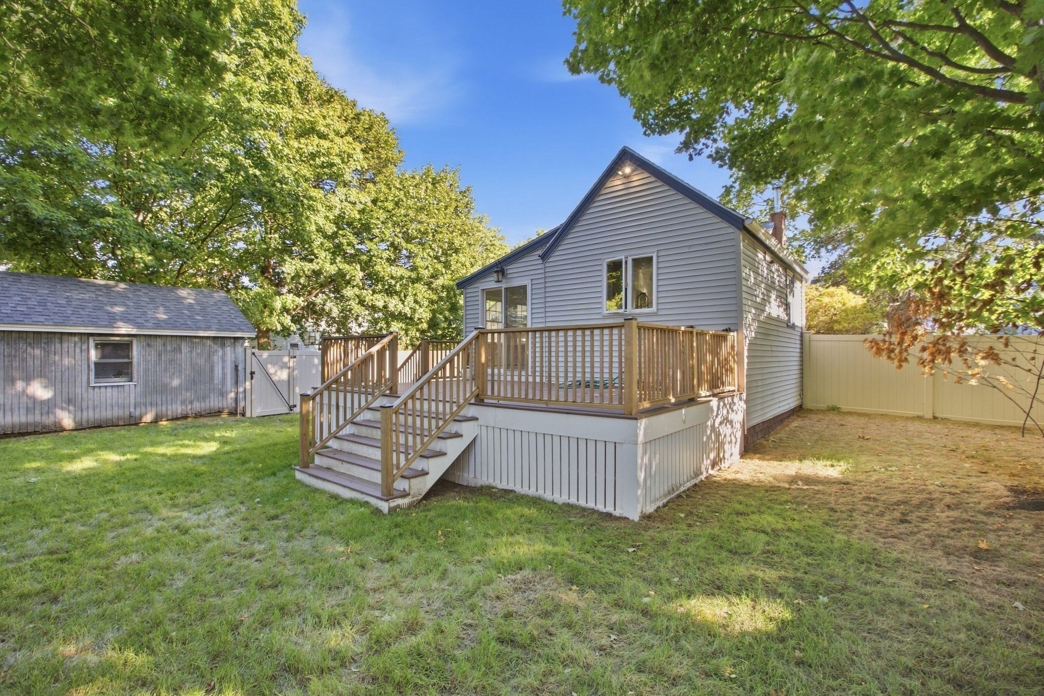 330 Haven St Property Photo 38