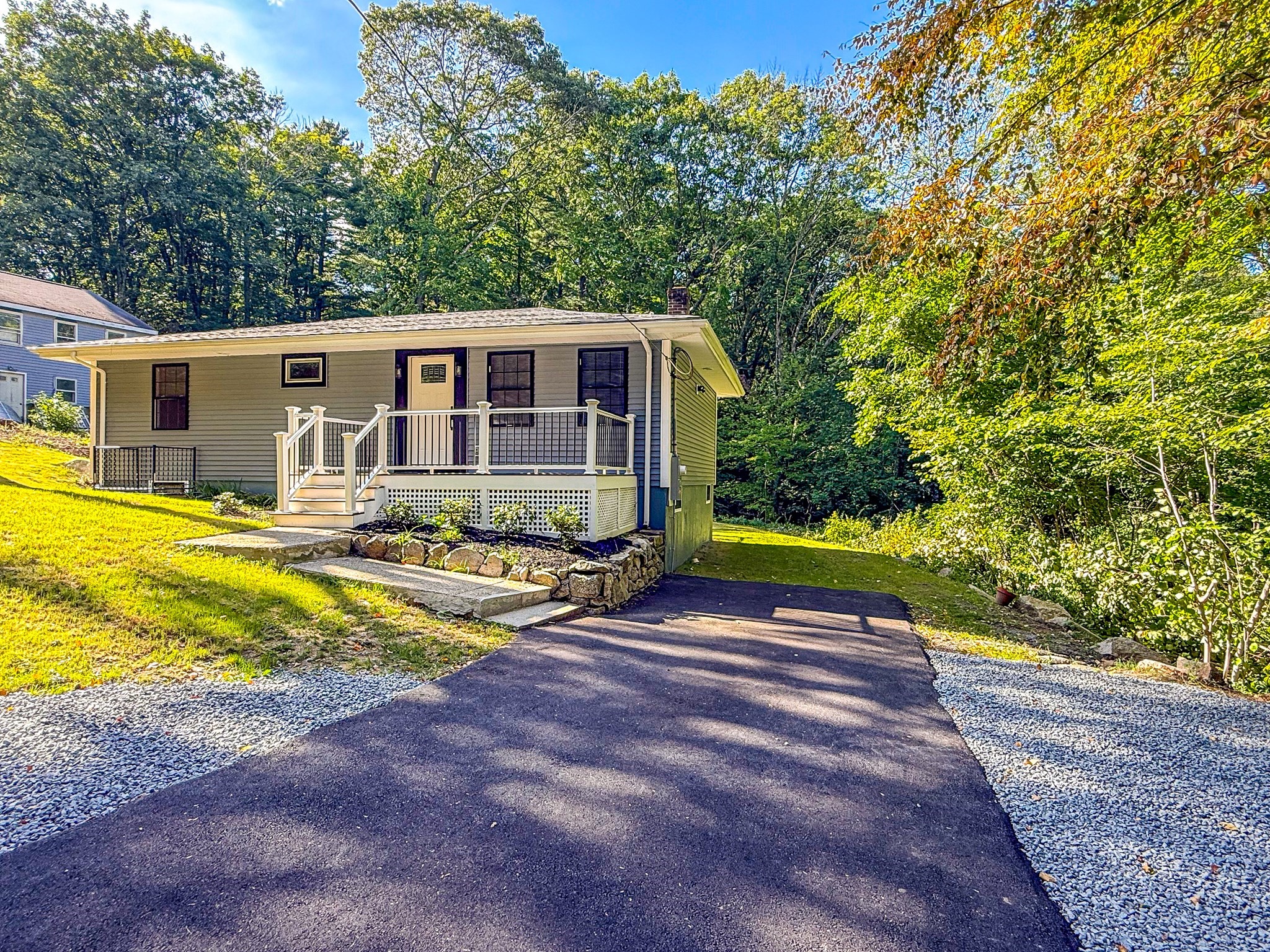 107 Olive St Property Photo 2