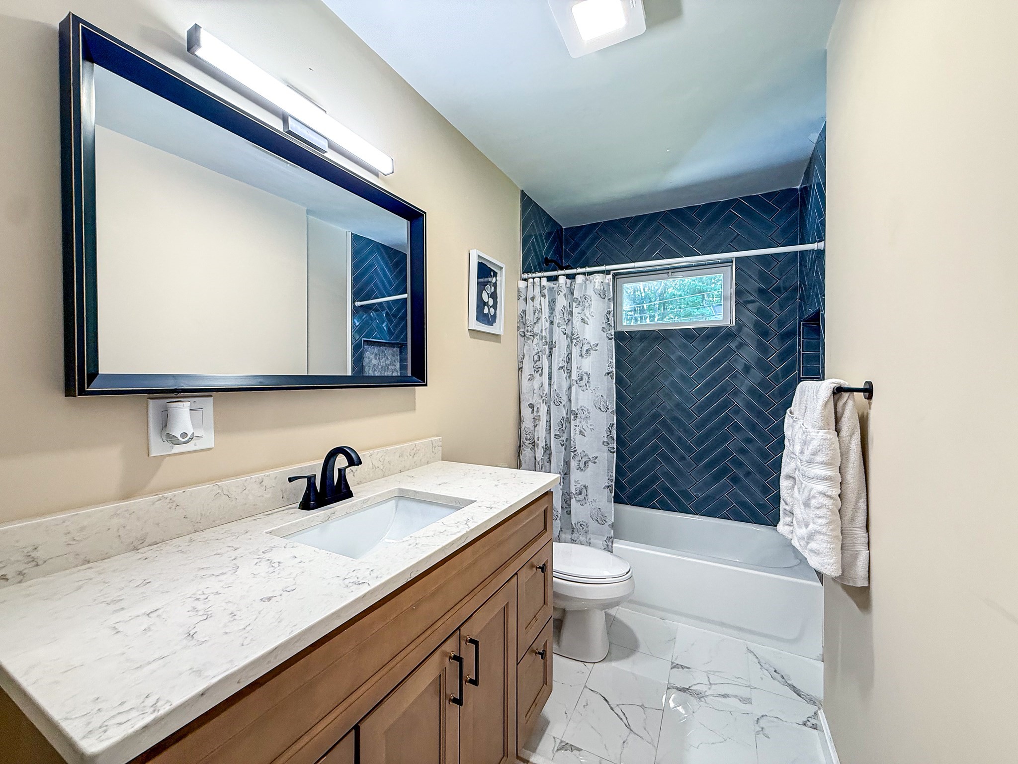 107 Olive St Property Photo 12