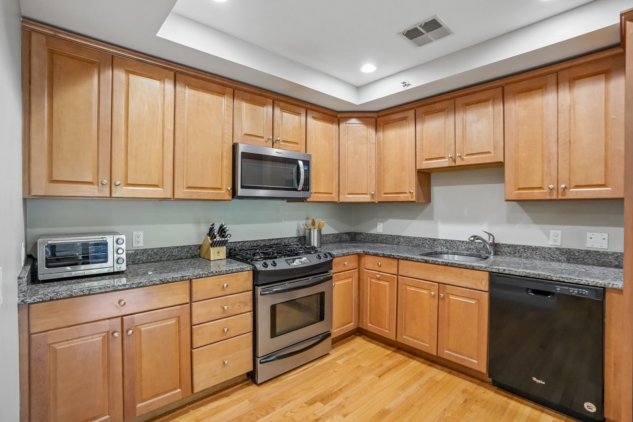 328 Copeland St # 3a Property Photo 1