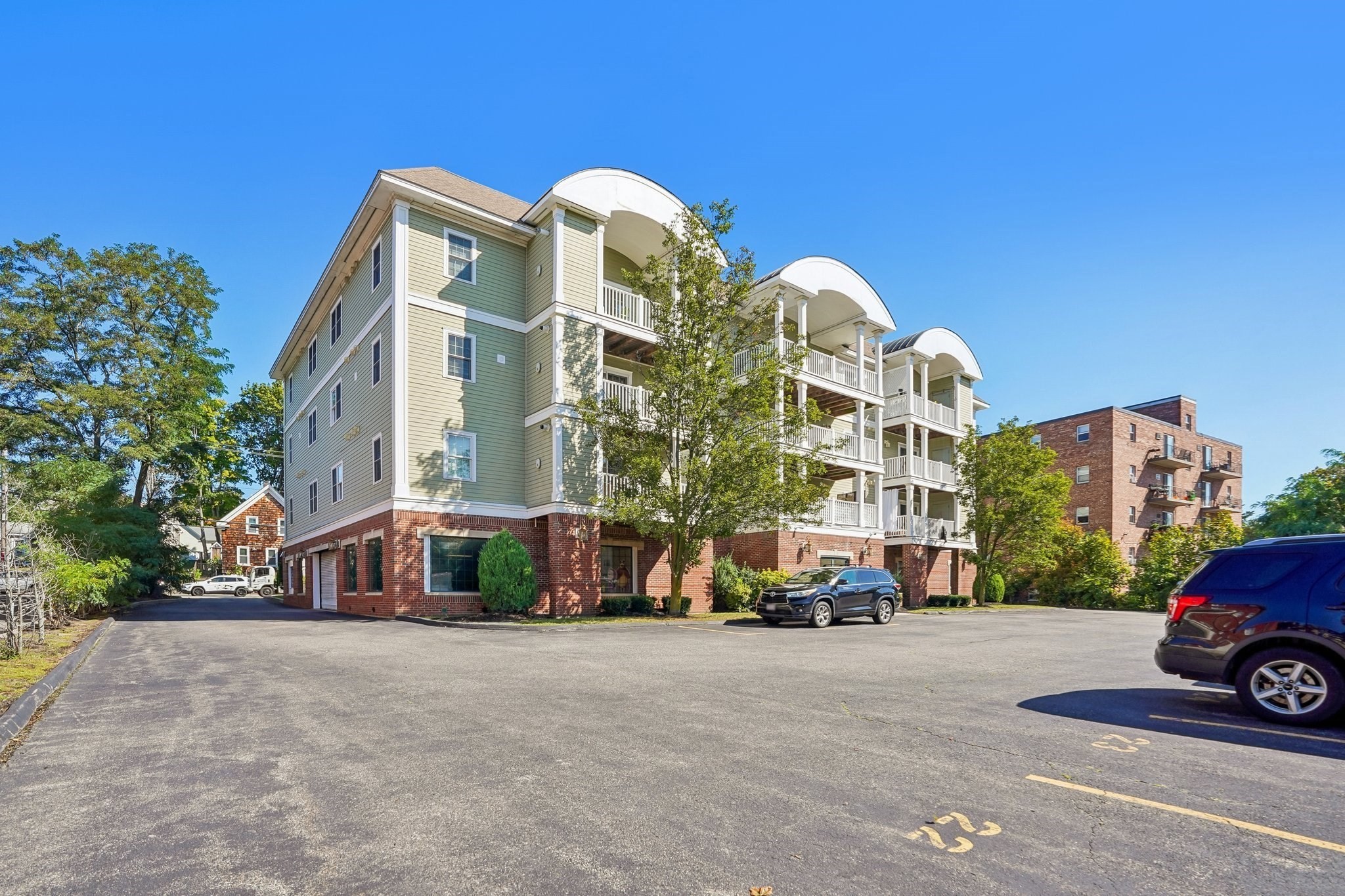 328 Copeland St # 3a Property Photo 4