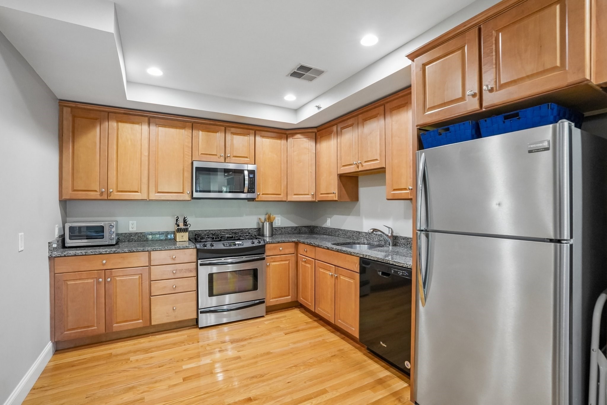 328 Copeland St # 3a Property Photo 9